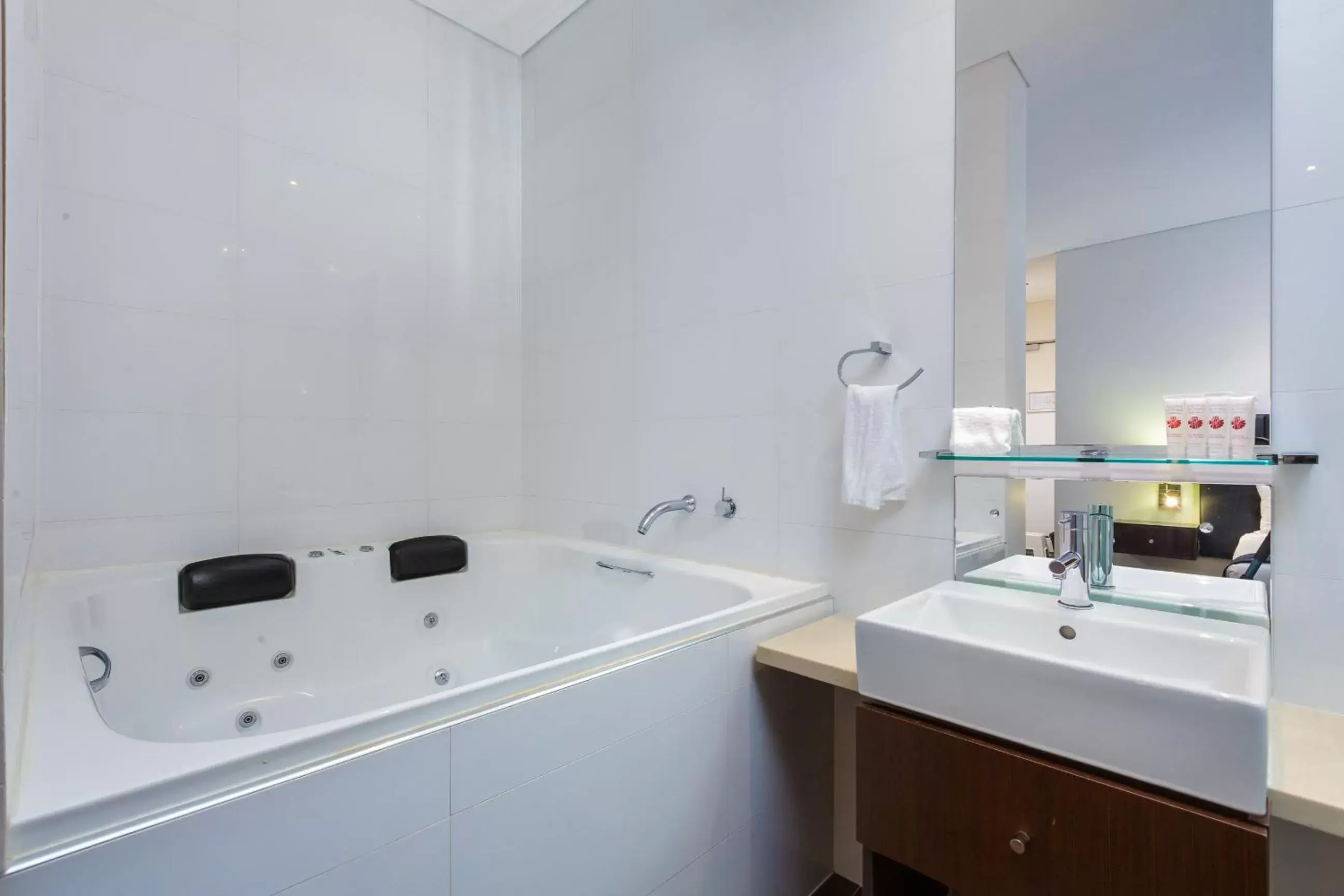 Bathroom in Club Wyndham Perth, Trademark Collection by Wyndham