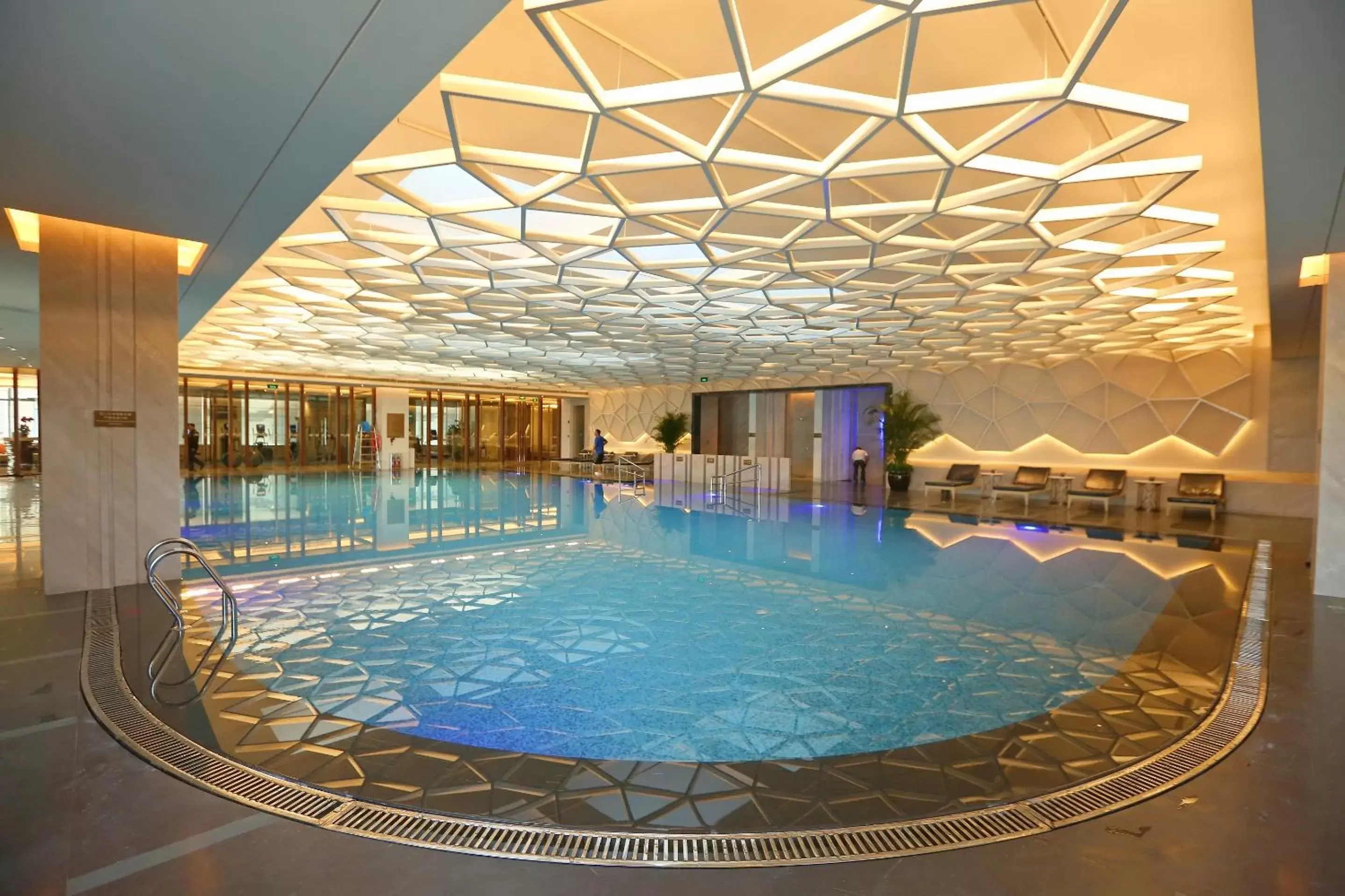 , Swimming Pool in Hilton Urumqi