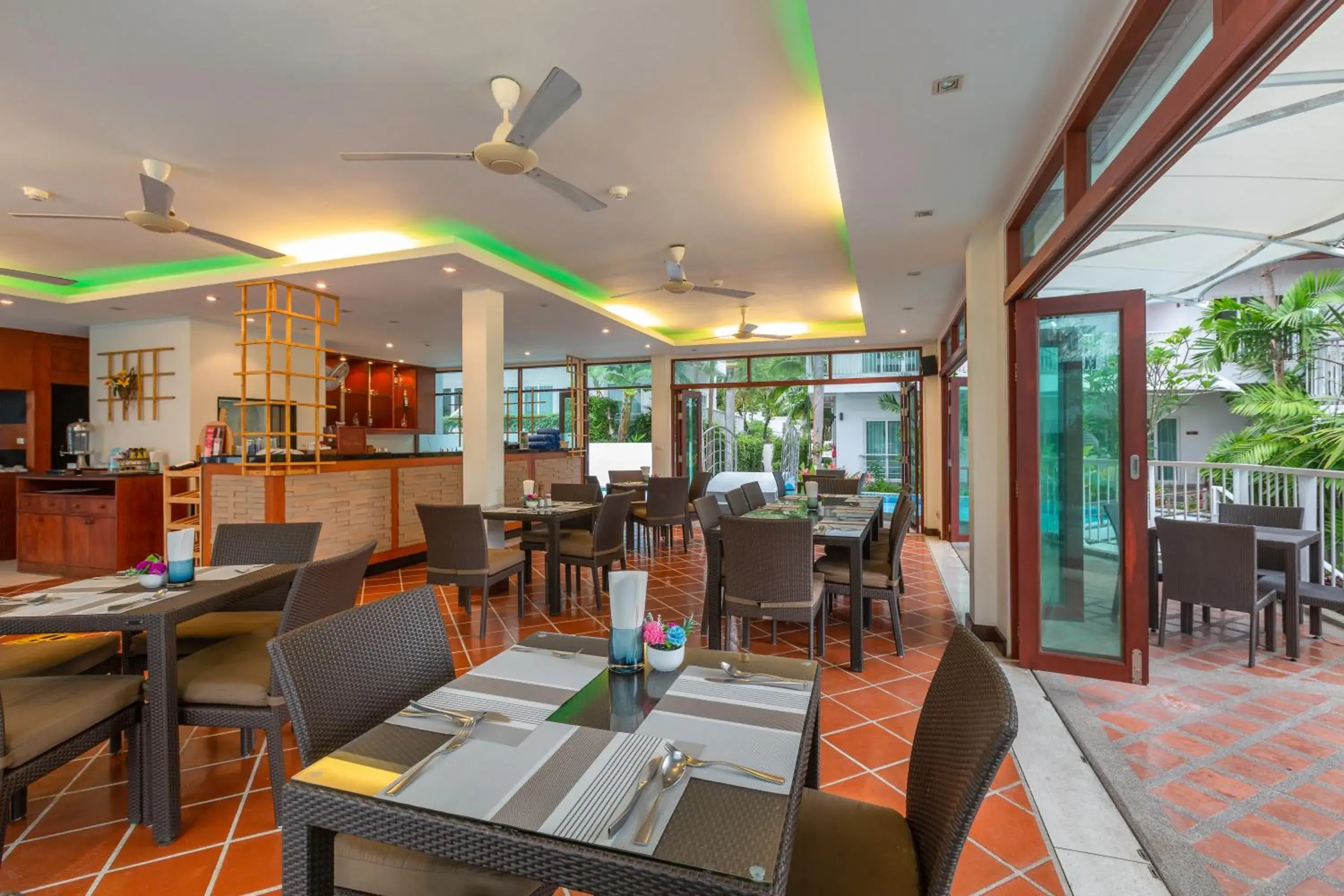 Restaurant/places to eat in Phunawa Resort Phuket Karon Beach - SHA Plus Restaurant/places to eat in Phunawa Resort Phuket Karon Beach - SHA Plus