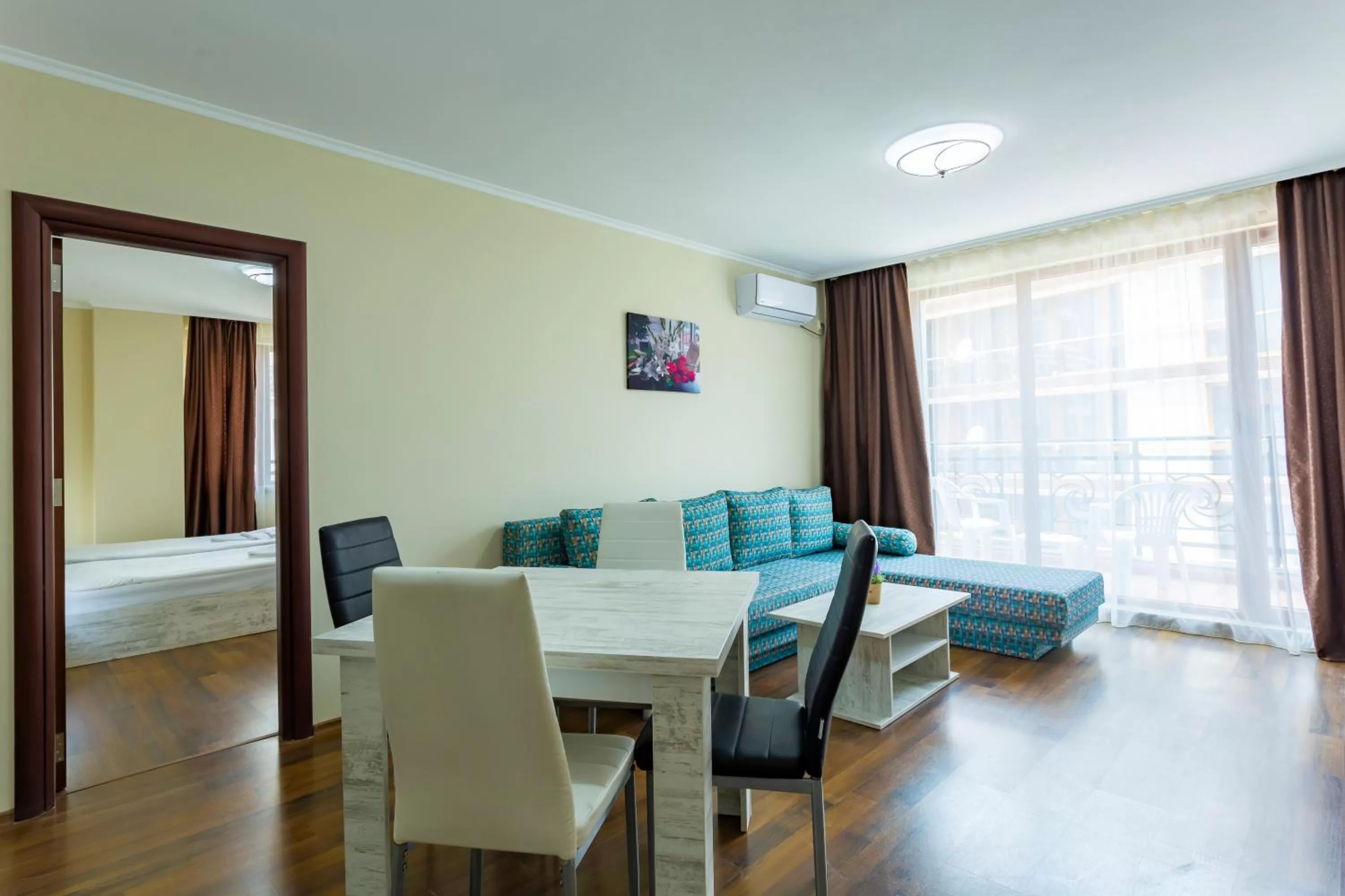 Living room in Rose Gardens Apart Hotel