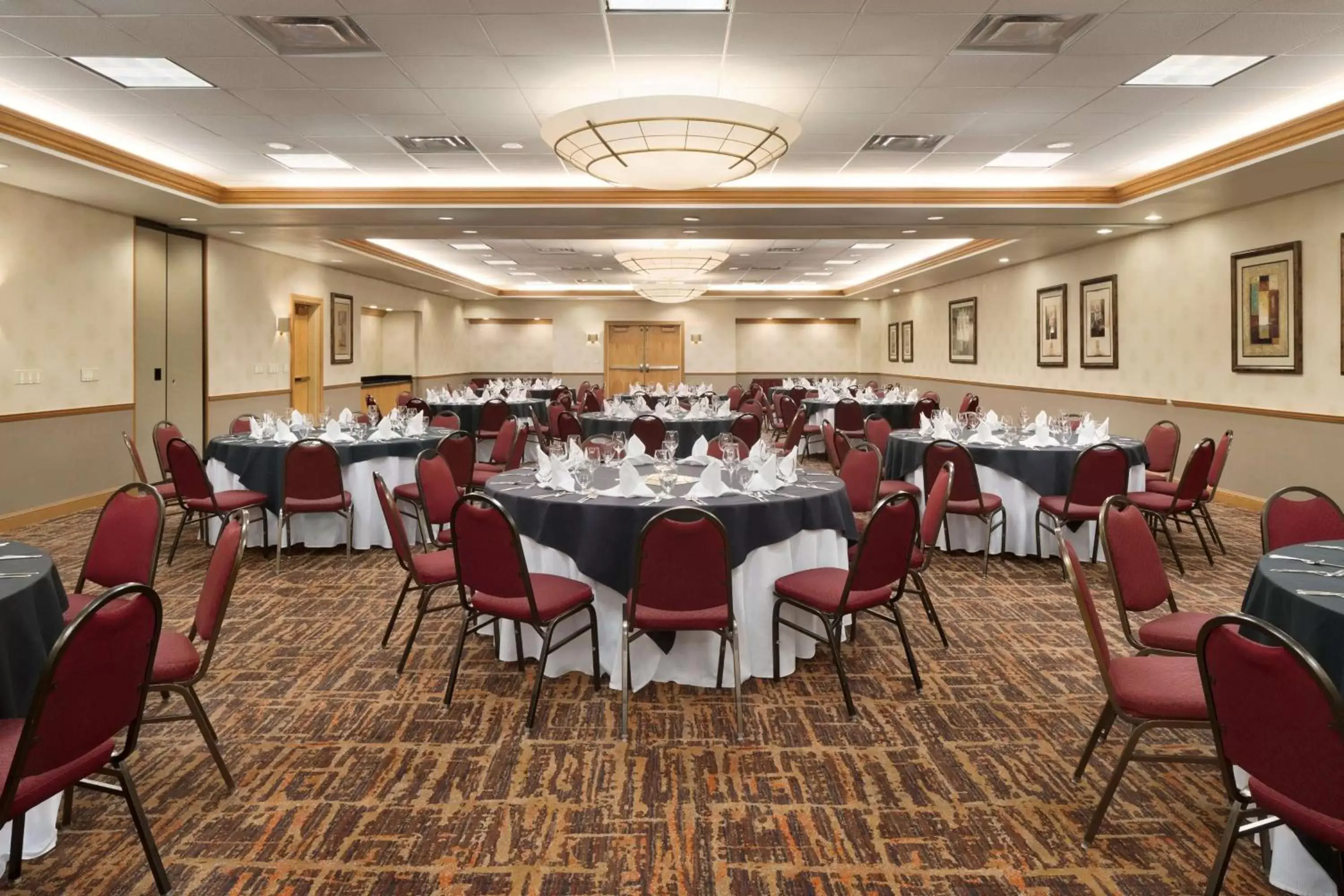 Meeting/conference room, Restaurant/Places to Eat in Embassy Suites by Hilton Convention Center Las Vegas