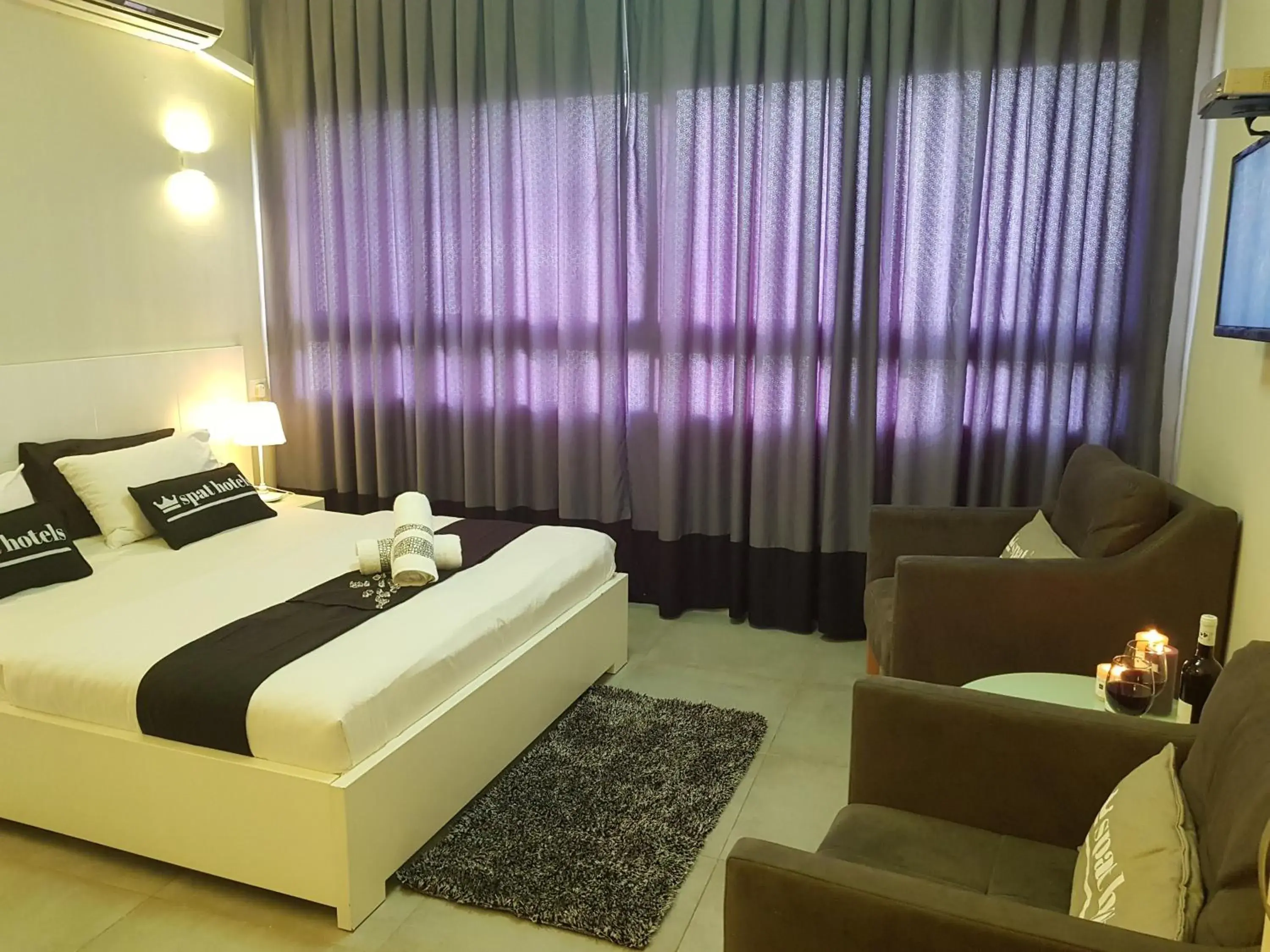 Photo of the whole room in Spat Hotel Ashdod