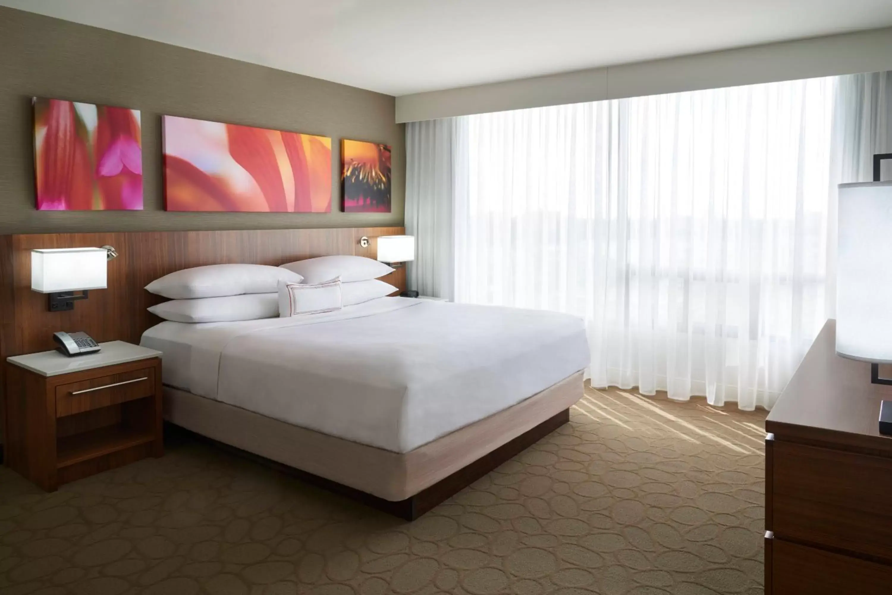 Bedroom, Bed in Delta Hotels by Marriott Toronto Airport & Conference Centre