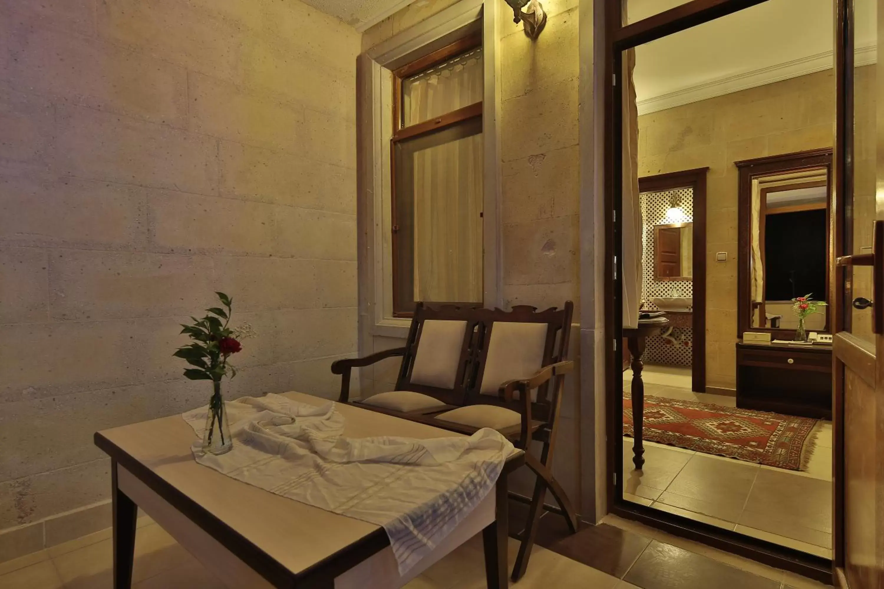 Balcony/Terrace, Bed in Royal Stone Houses - Goreme