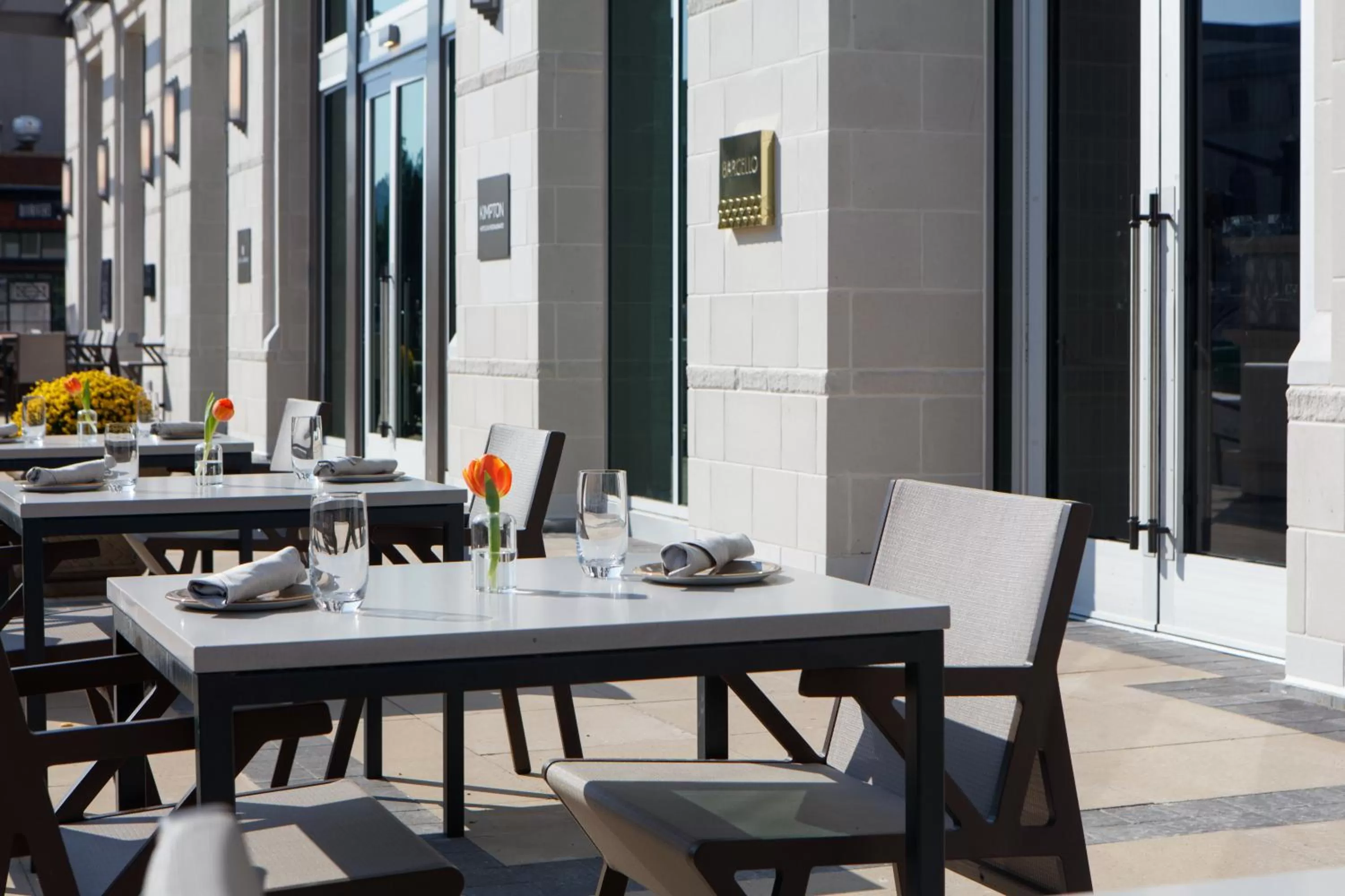 Restaurant/places to eat in Kimpton Hotel Arras by IHG