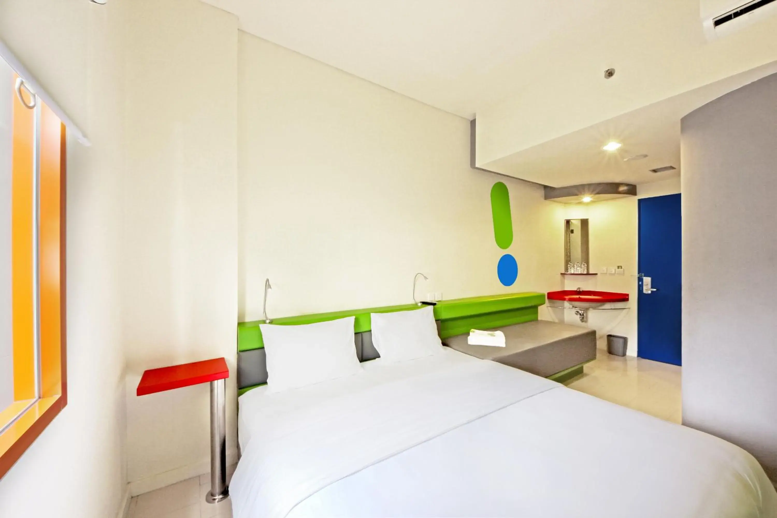 Bed in Pop! Hotel Sangaji Yogyakarta