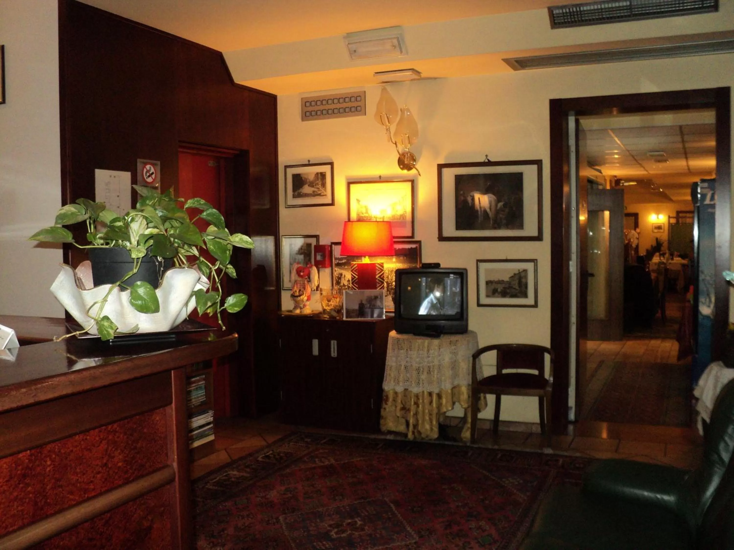 Decorative detail in Albergo La Bersagliera