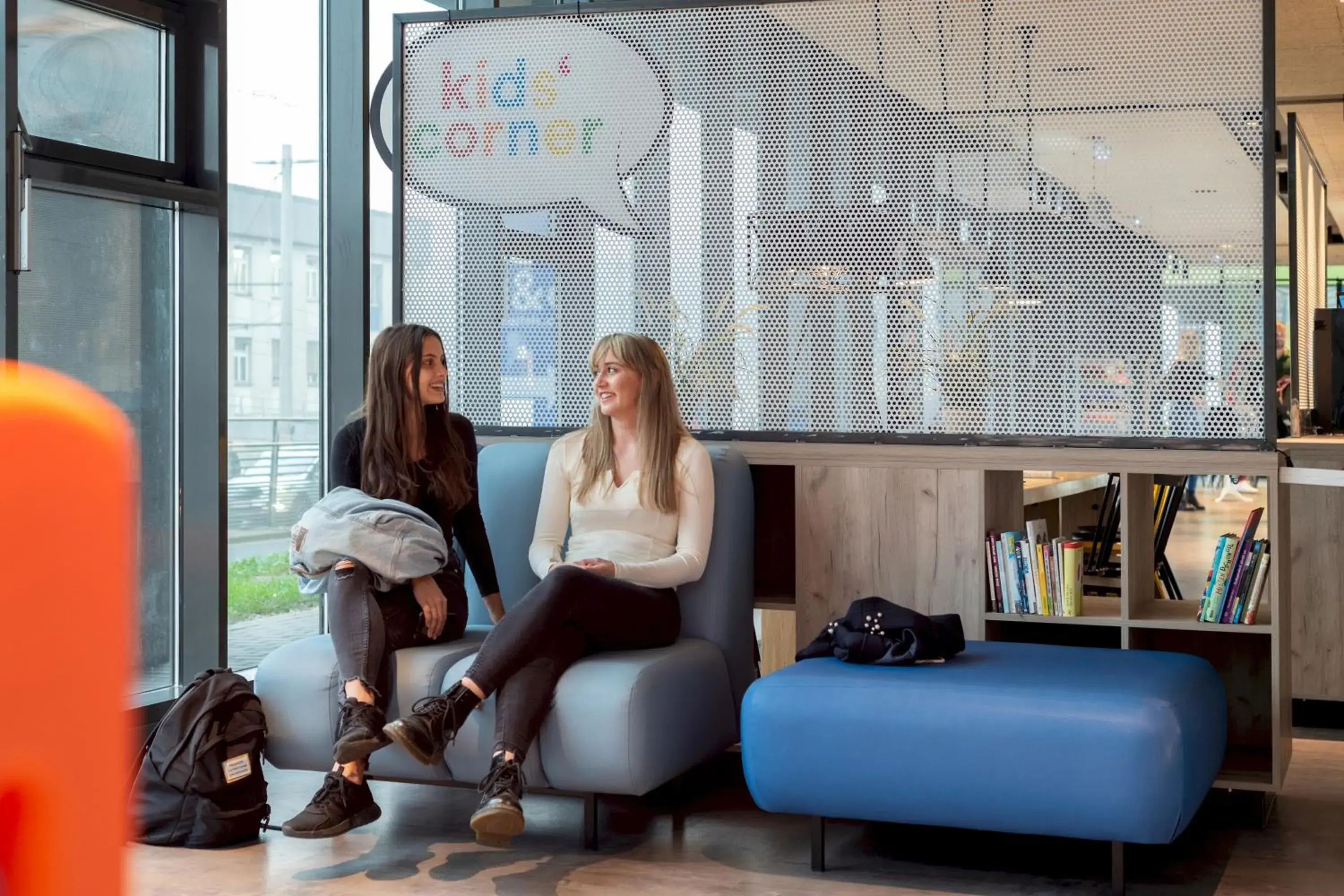 Communal lounge/ TV room in A&O Graz Hauptbahnhof