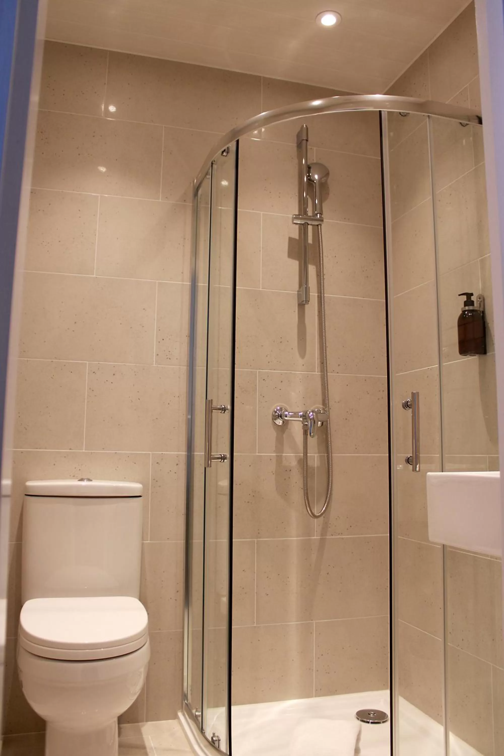 Bathroom in Lords Hotel