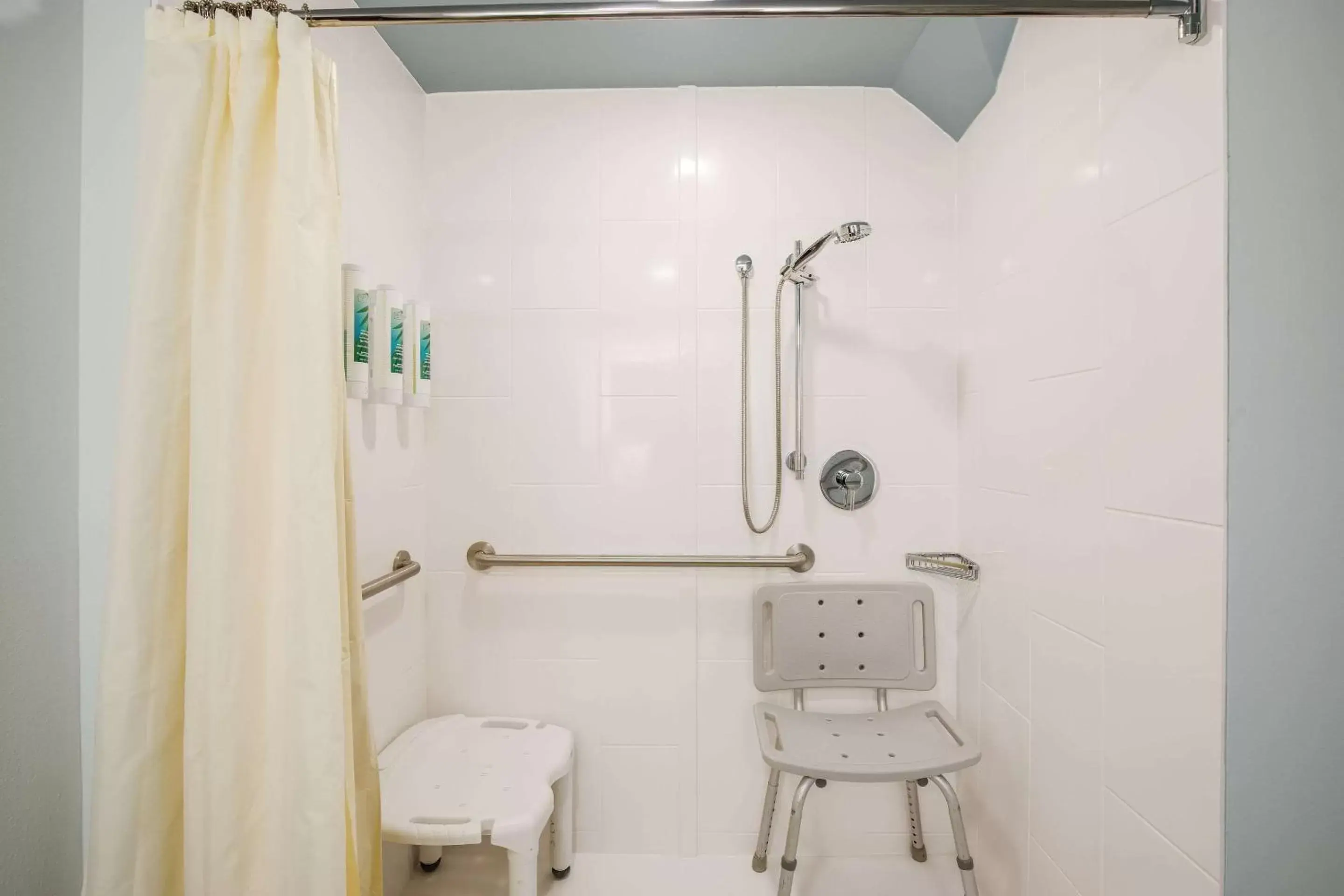 Bathroom in Heidel House Hotel and Conference Center, Ascend Hotel Collection