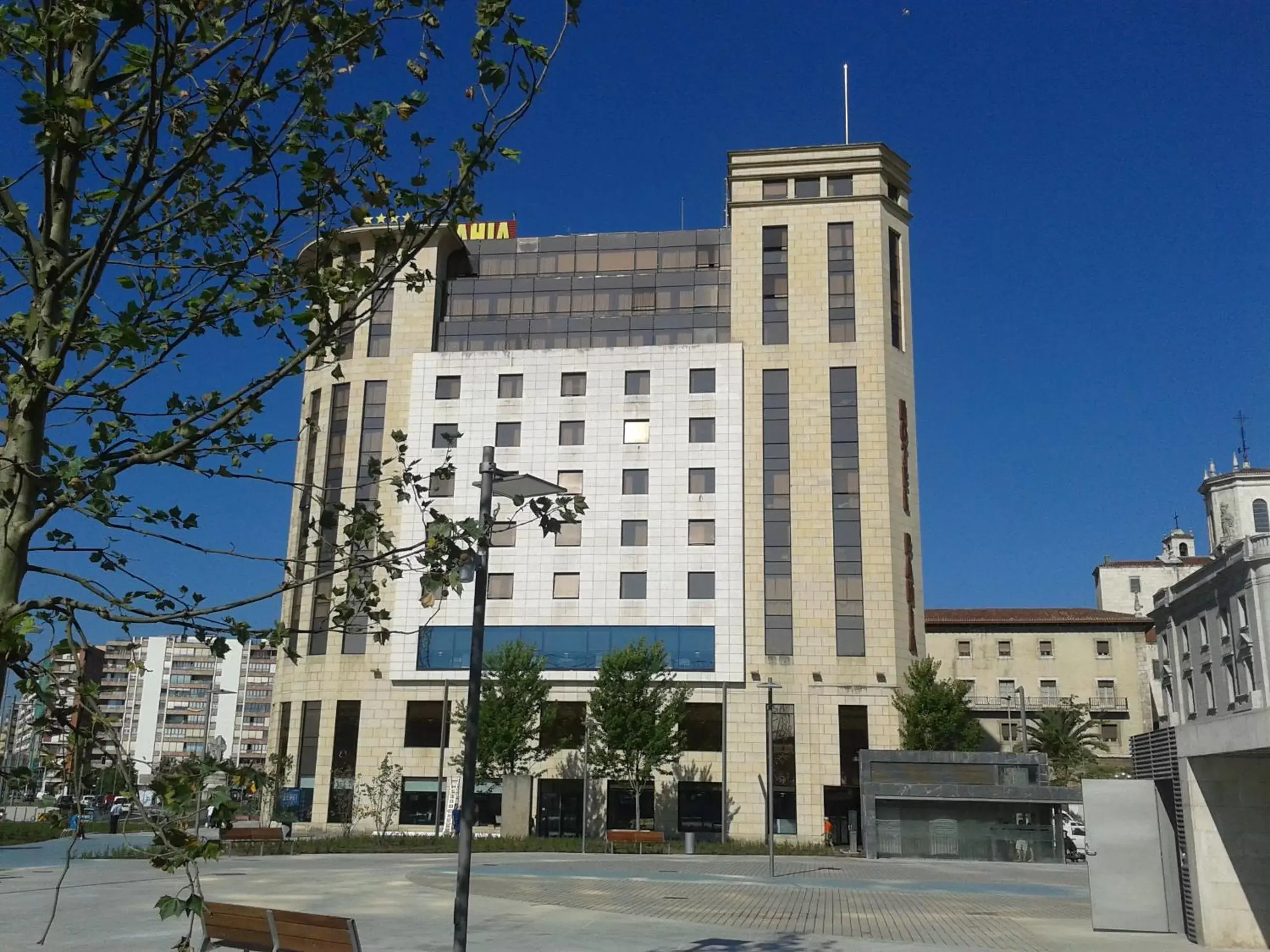 Facade/entrance, Property Building in Hotel Bahía