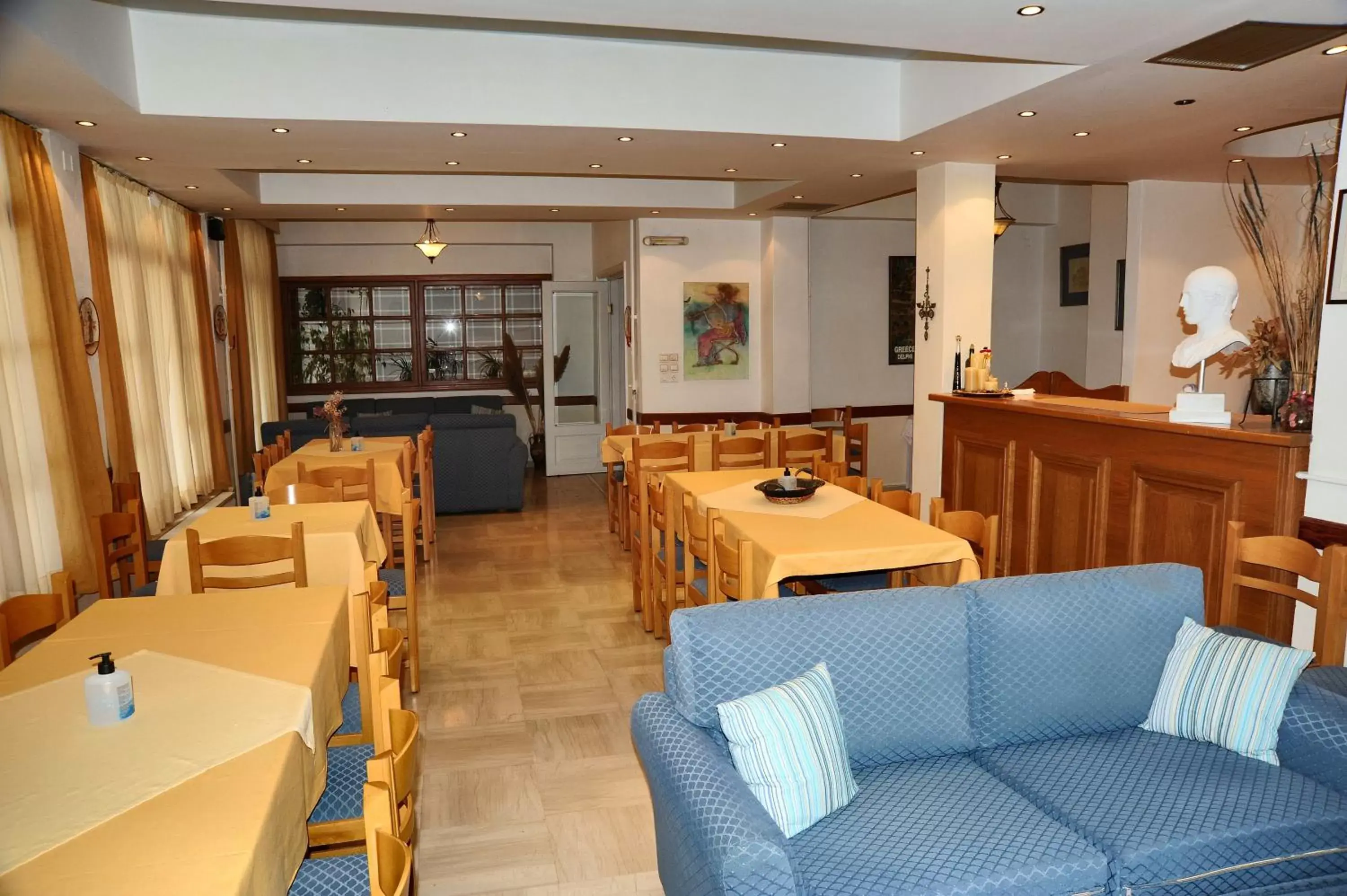 Lounge or bar, Restaurant/Places to Eat in Castri Hotel