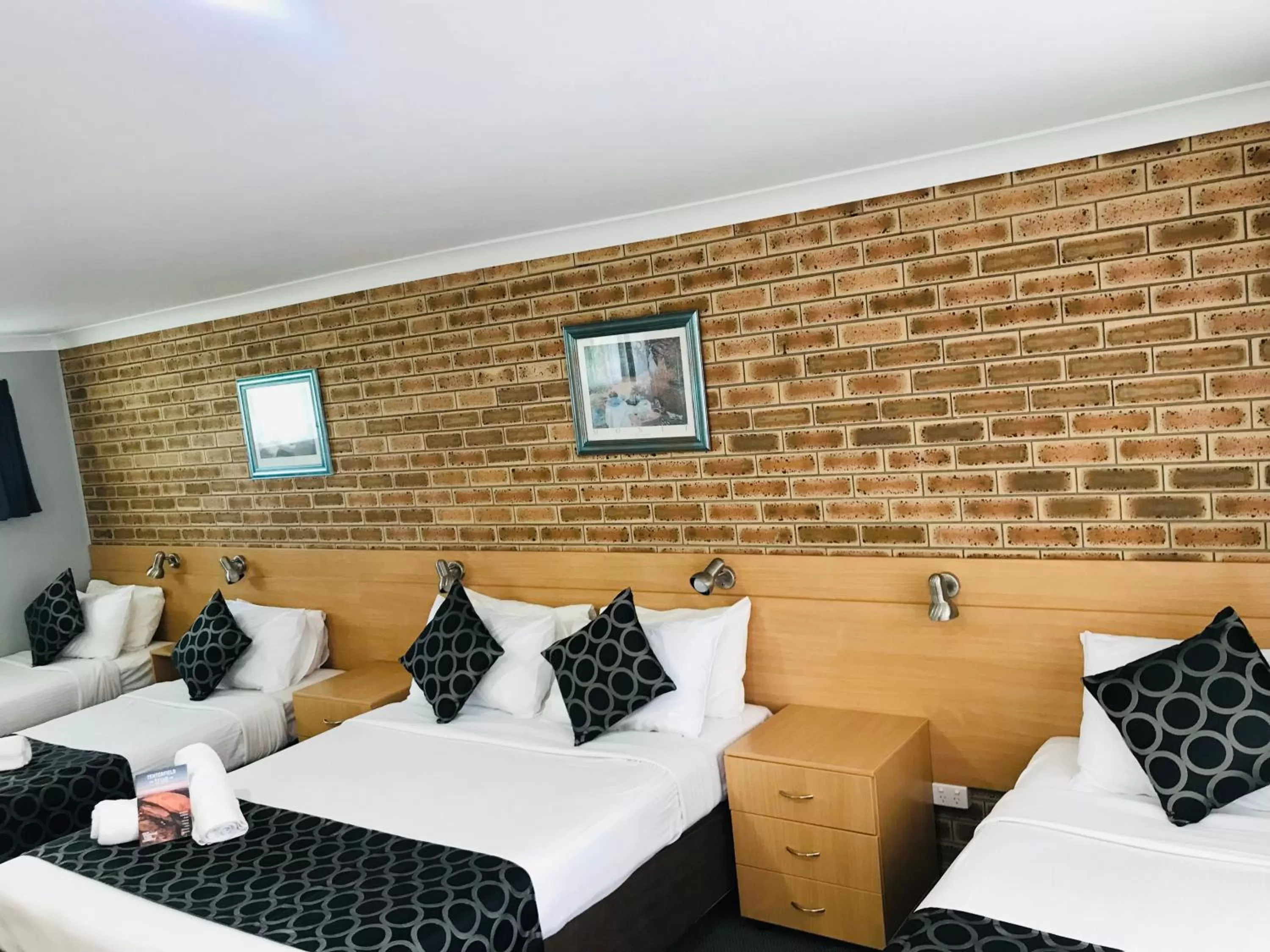 Bed in Jumbuck Motor Inn