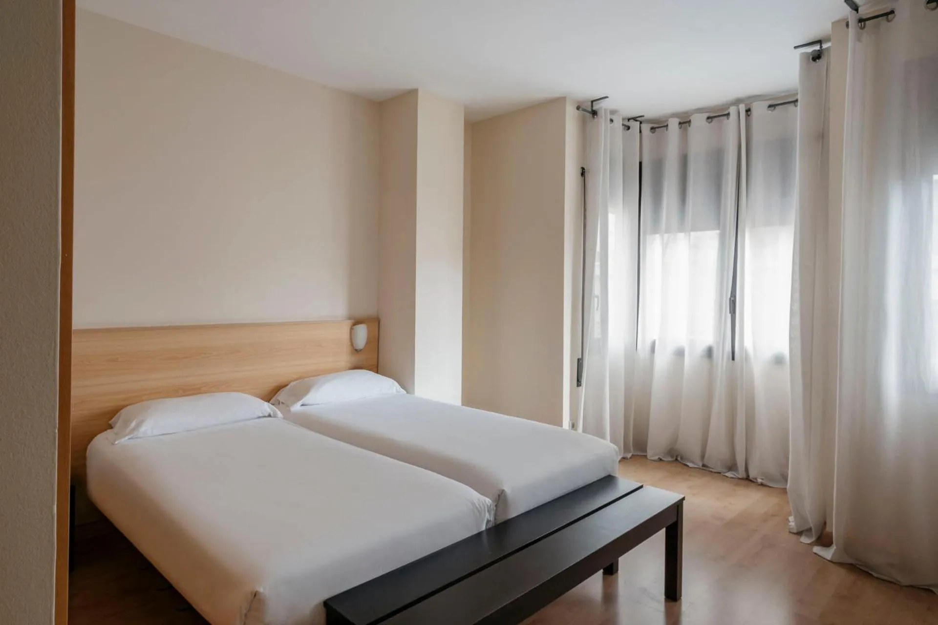 Bedroom, Bed in Barcelona Apartment Villarroel