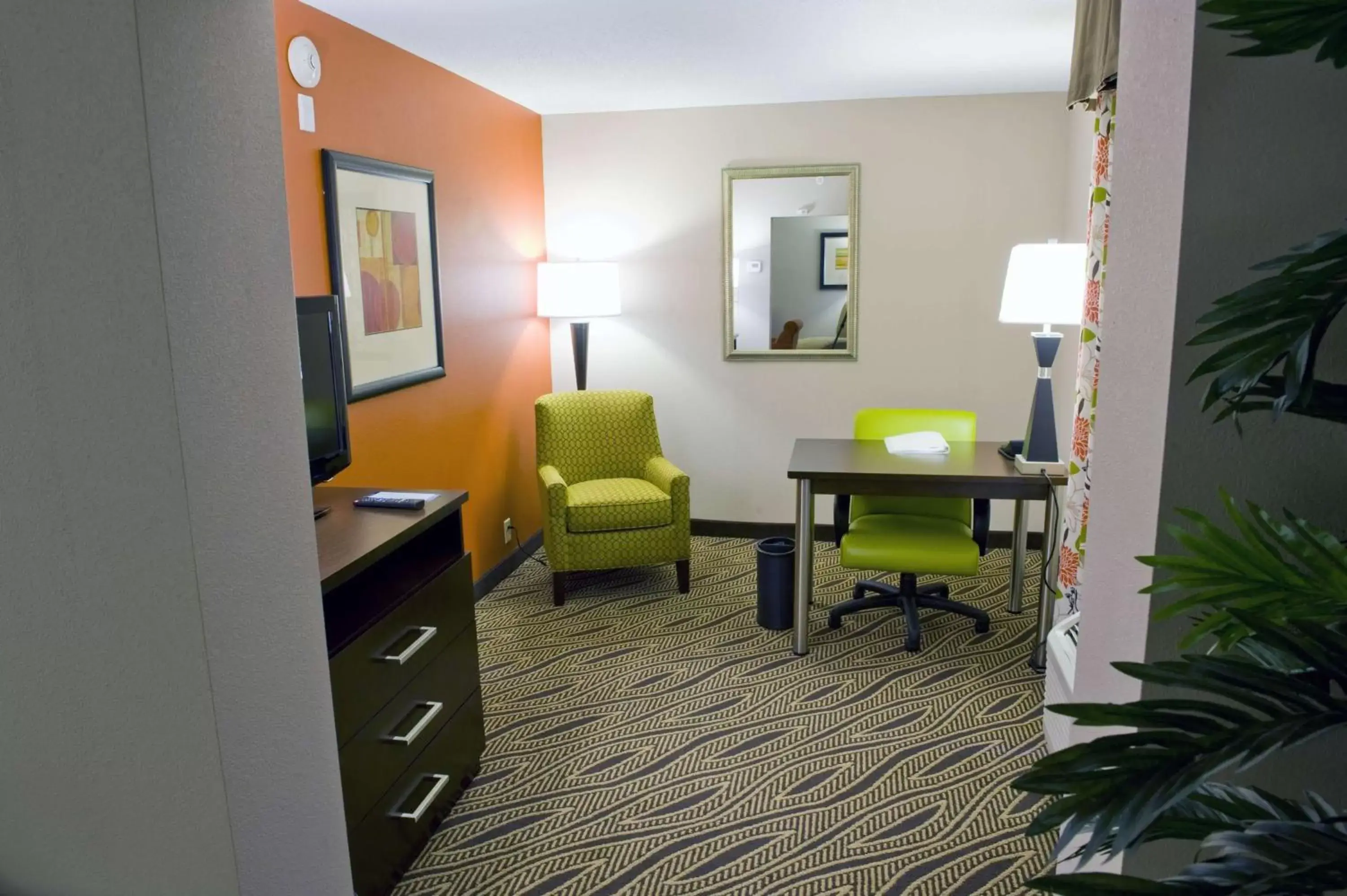 Living room, Seating Area in Hampton Inn Evansville Airport