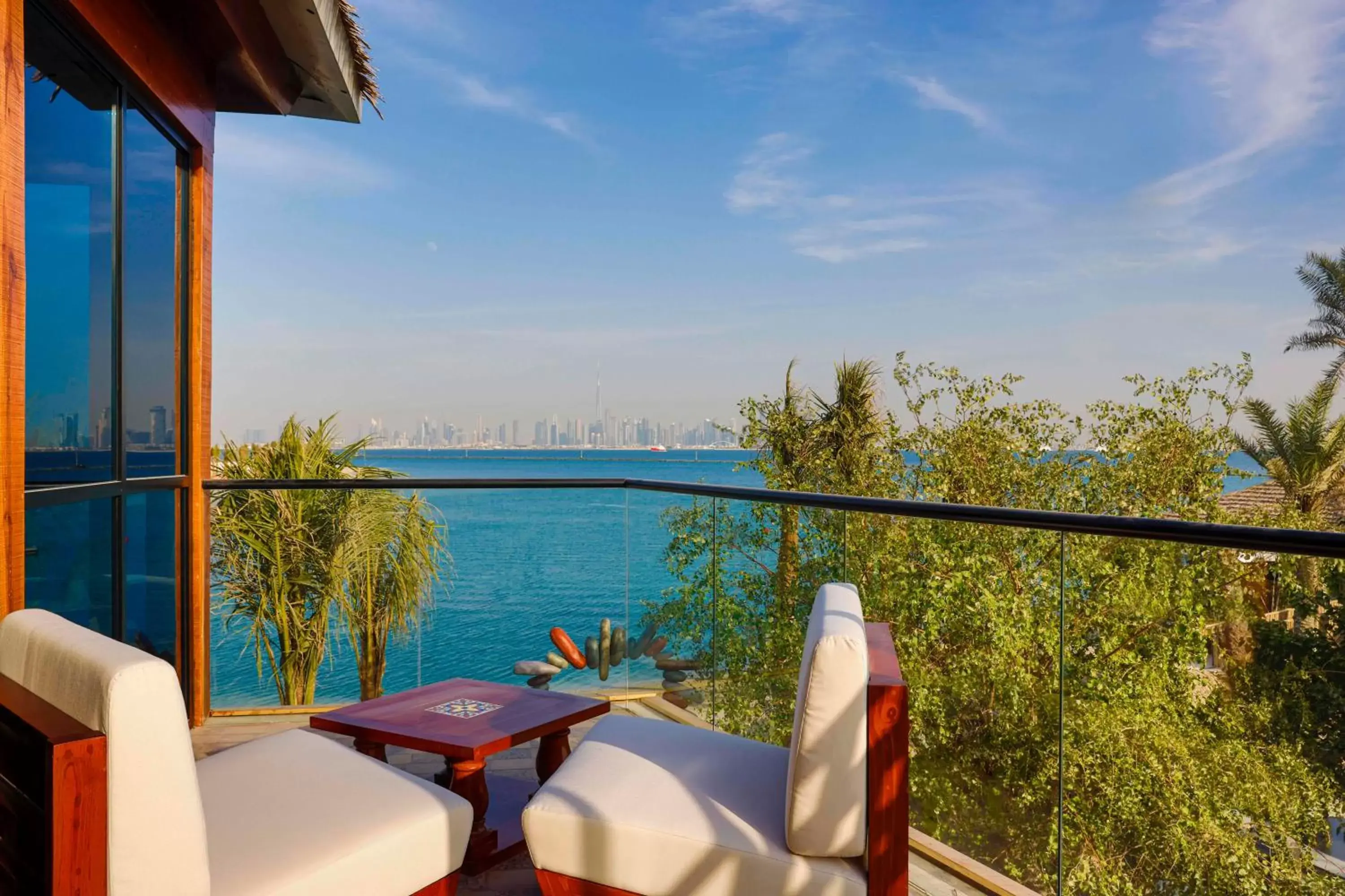 Lounge or bar in Anantara World Islands Dubai Resort
