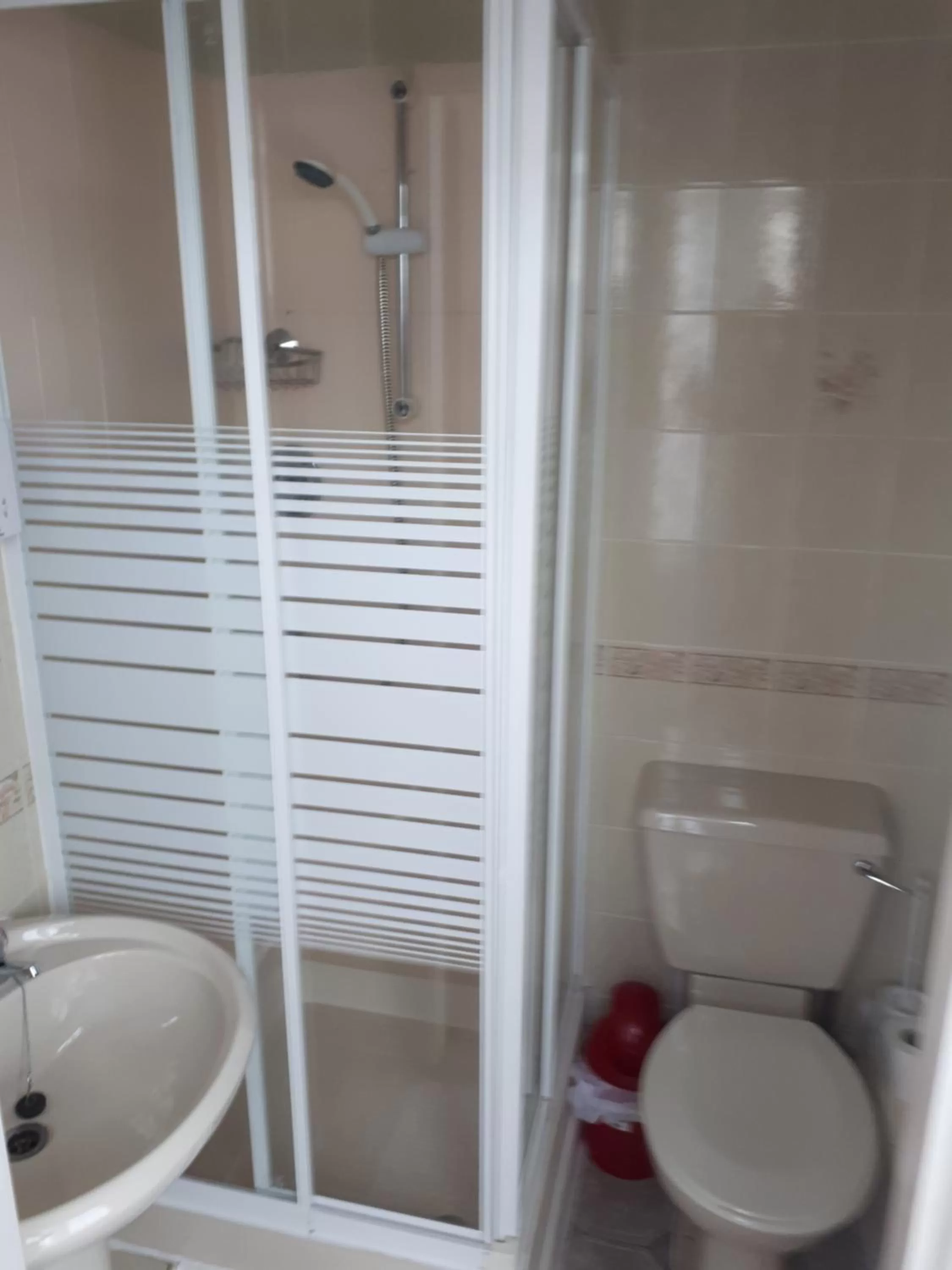 Shower in Montgomery Hotel