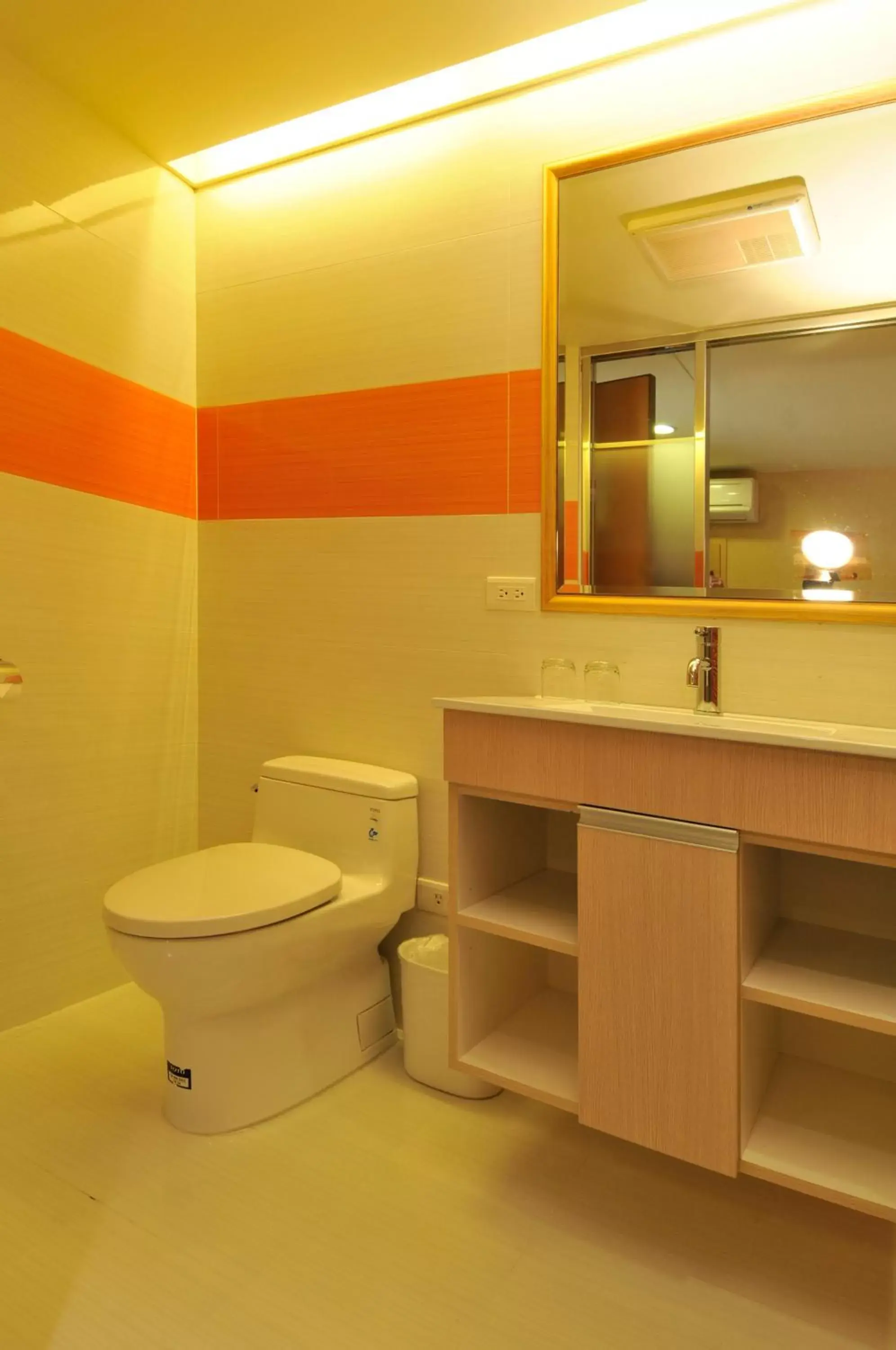 Bathroom in Hotel Color