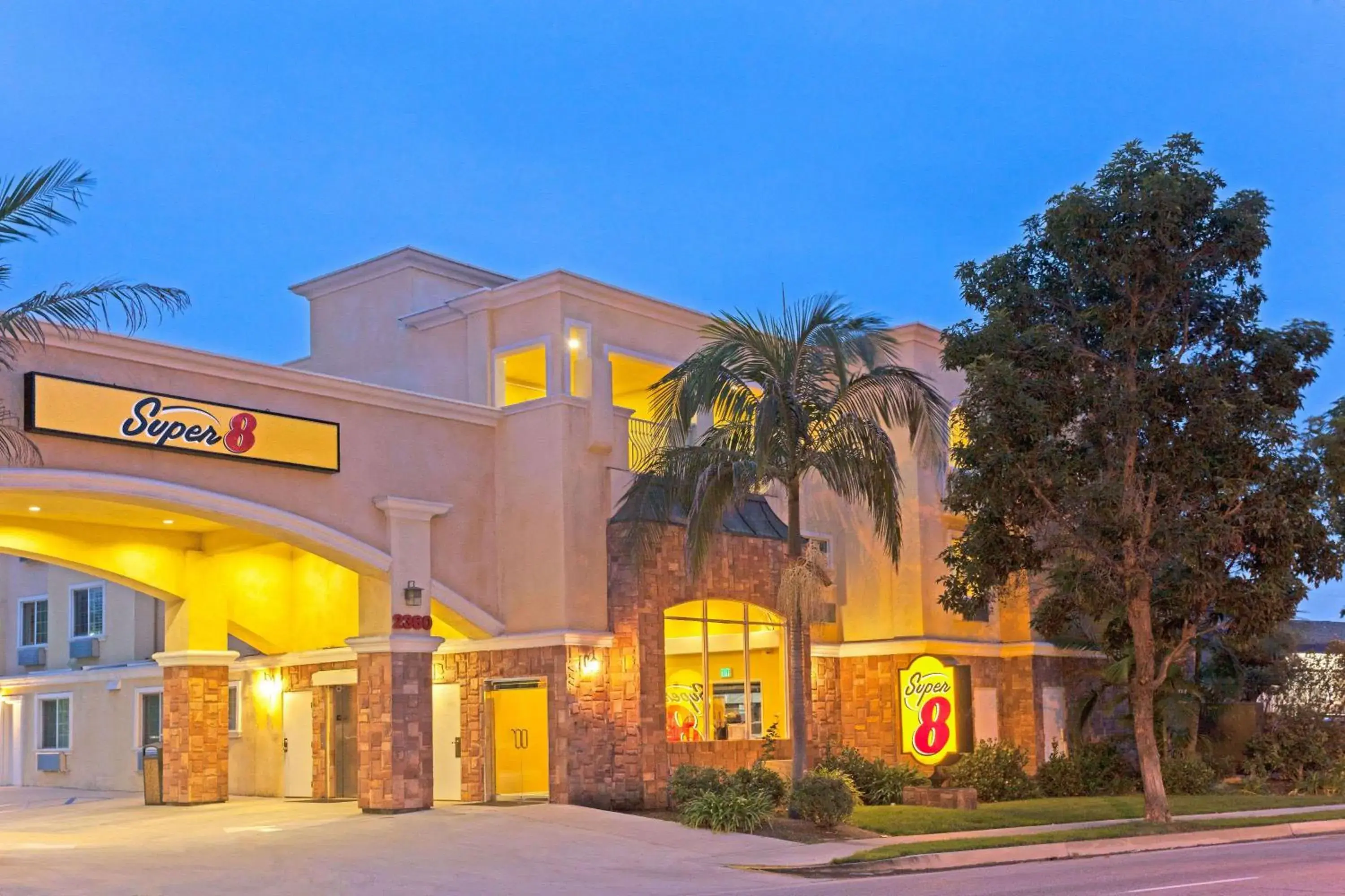 Property Building in Super 8 by Wyndham Torrance LAX Airport Area