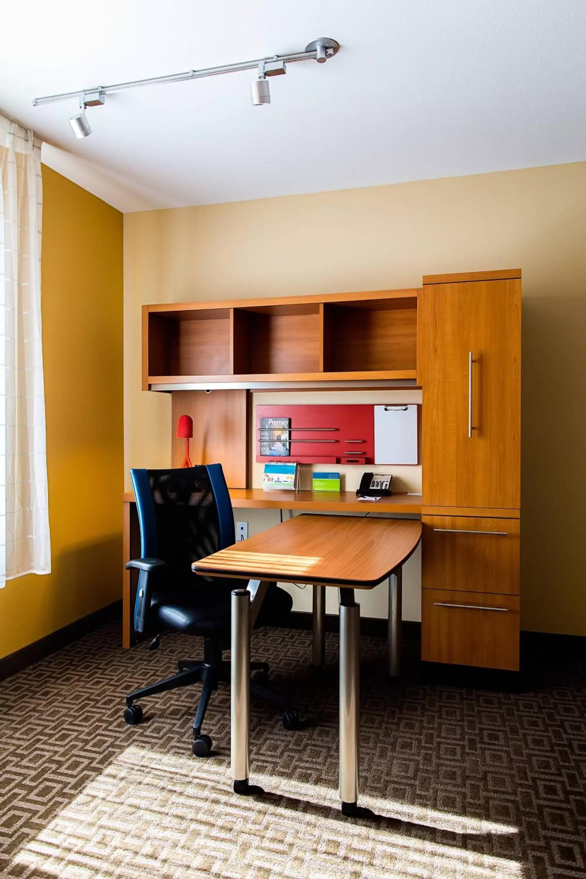 Photo of the whole room, TV/Entertainment Center in TownePlace Suites by Marriott Lancaster