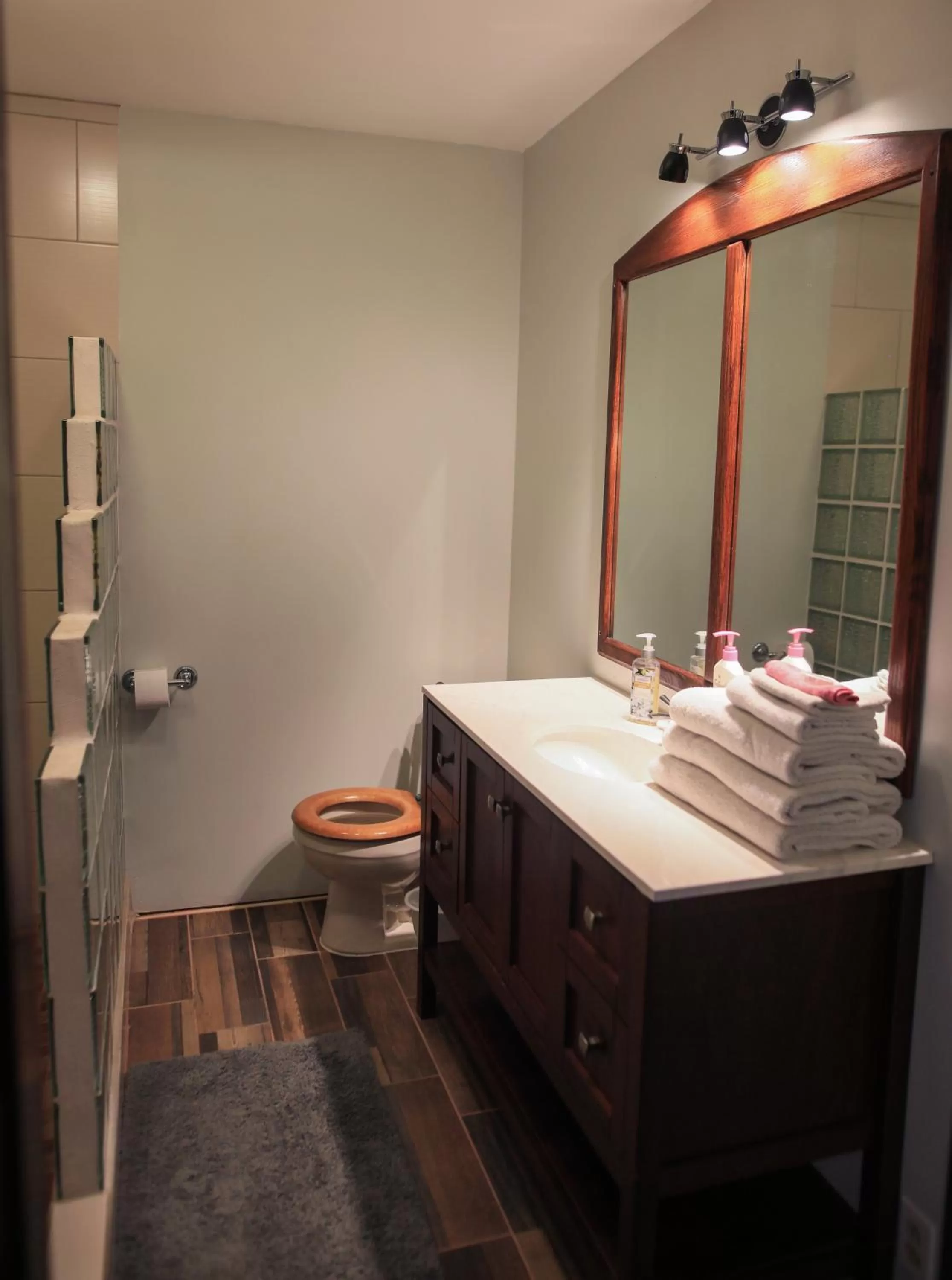Bathroom in Playa Hermosa Inn at the beach