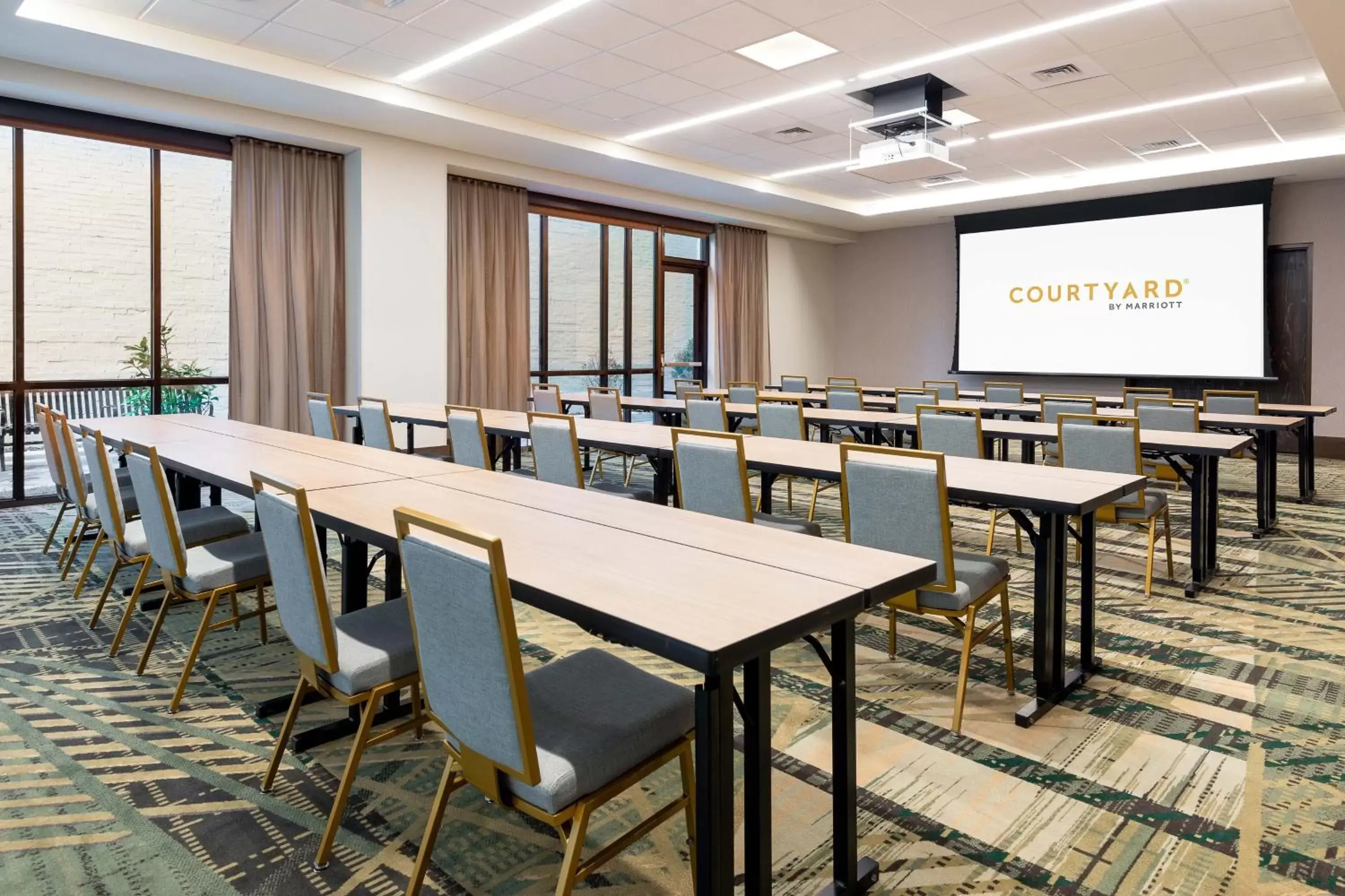 Meeting/conference room in Courtyard by Marriott Atlanta Midtown