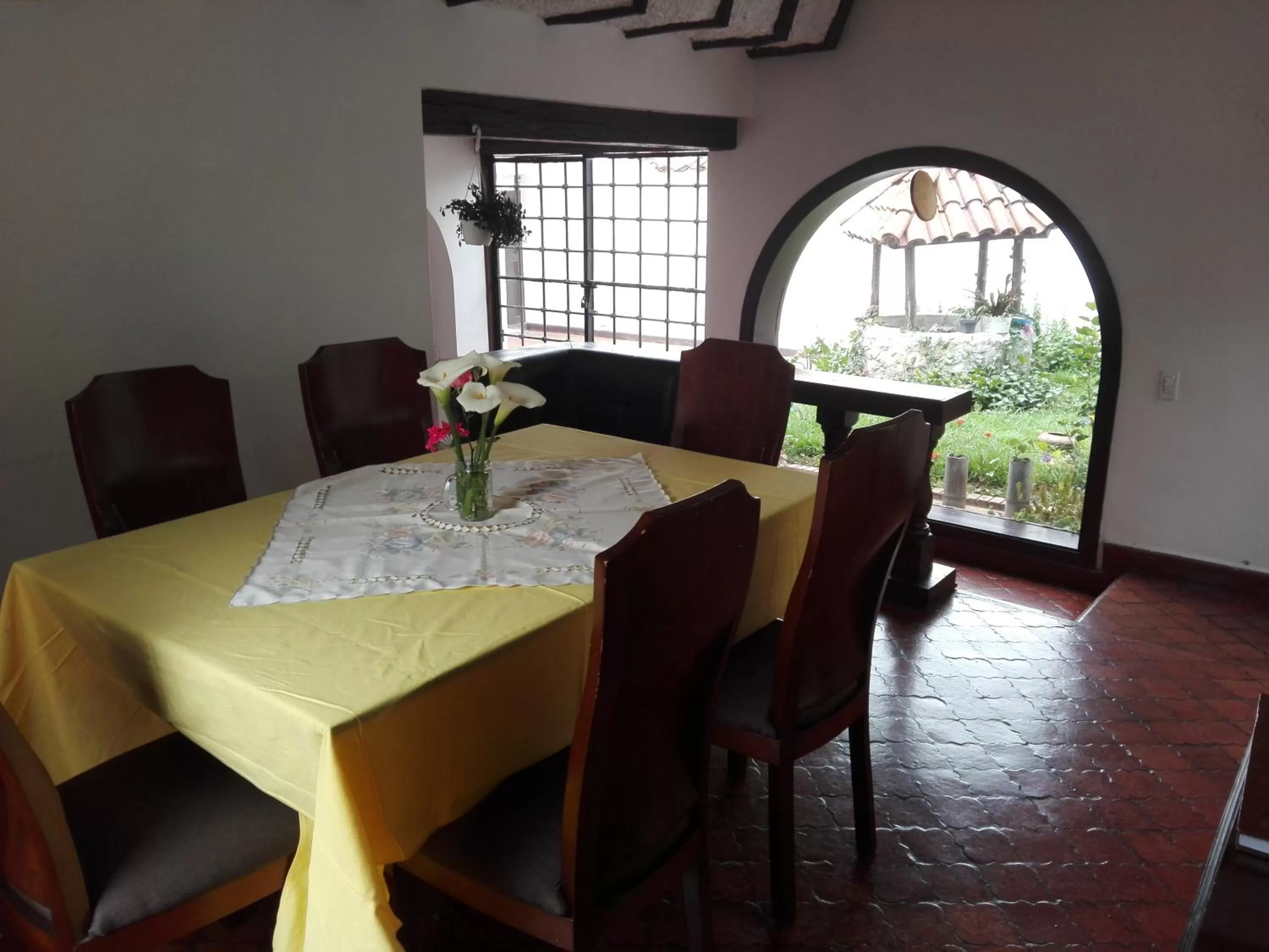 Restaurant/places to eat in Villa Suite Emanuel