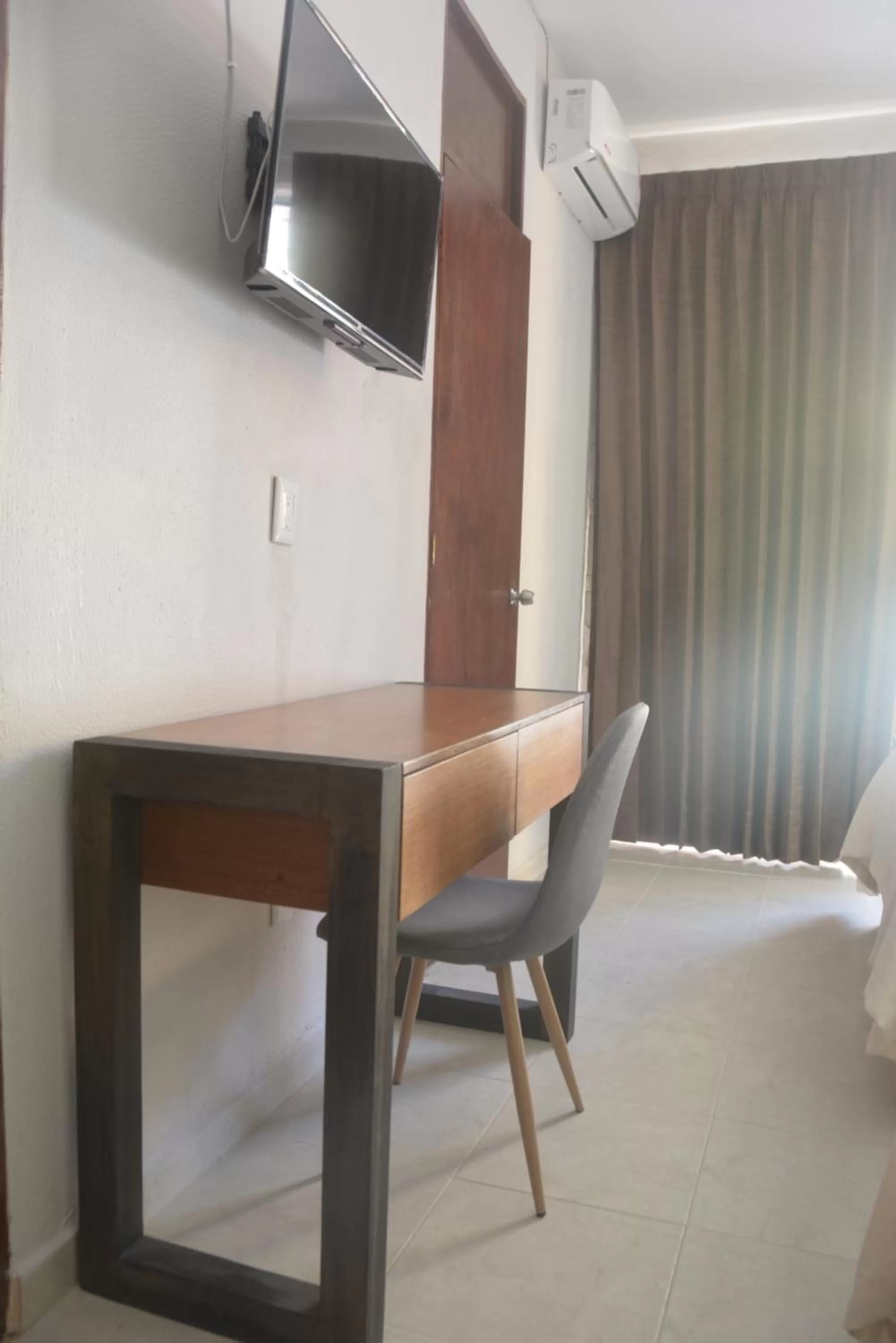 TV and multimedia, Bed in Acapulco Amor