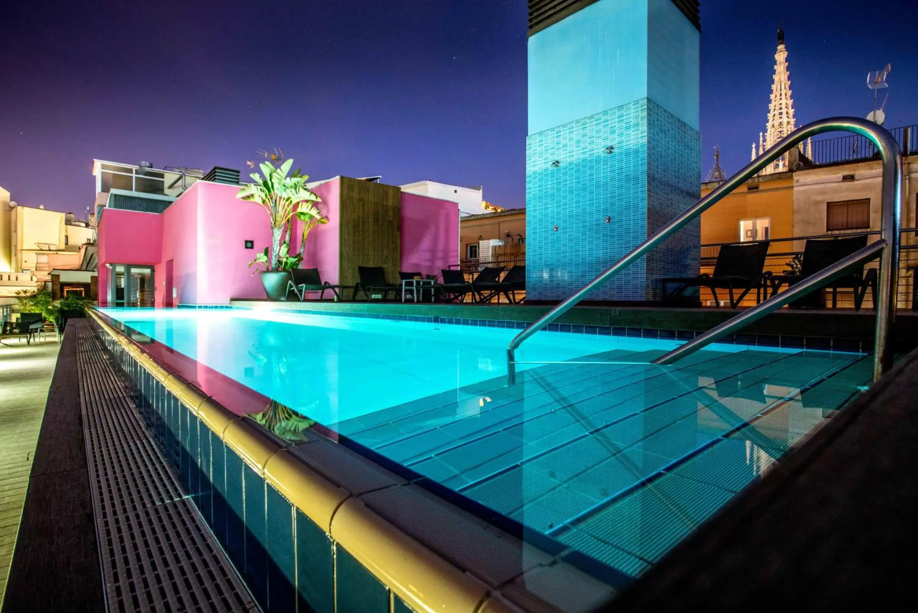 Spring, Swimming Pool in Hotel Barcelona Catedral