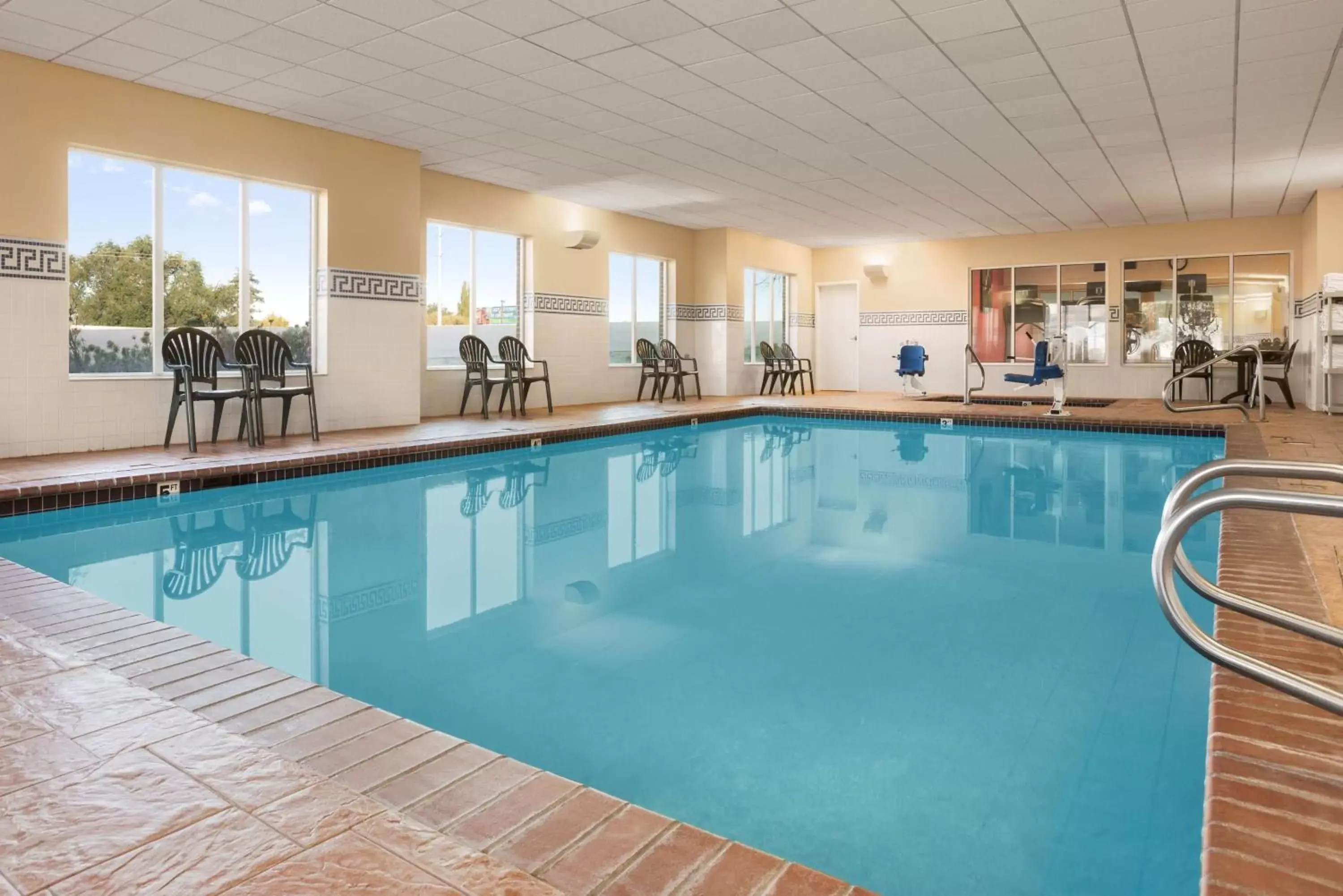Activities, Swimming Pool in Holiday Inn Express & Suites Salt Lake City N - Bountiful