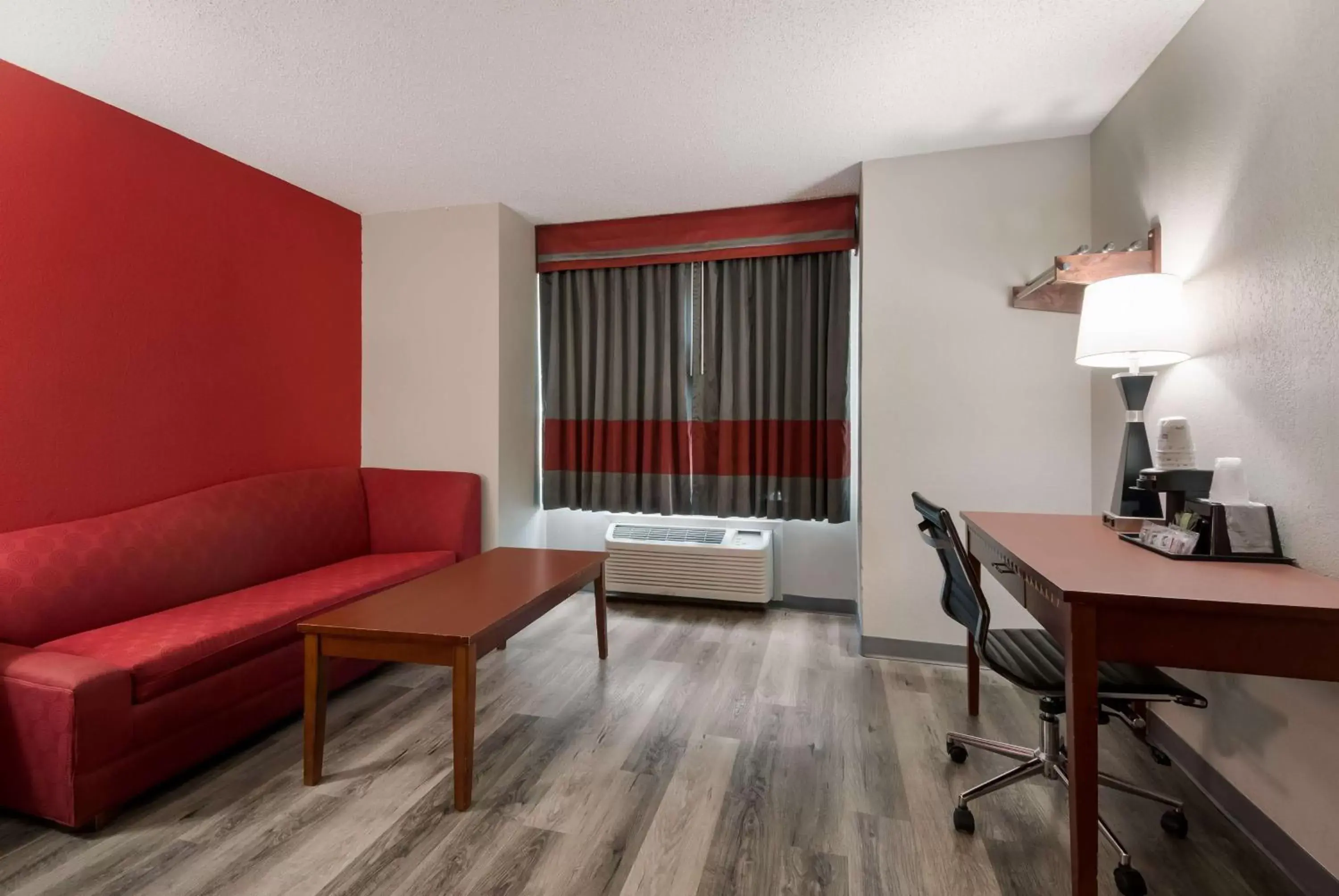 Bedroom, Seating Area in SureStay Plus Hotel by Best Western San Antonio North