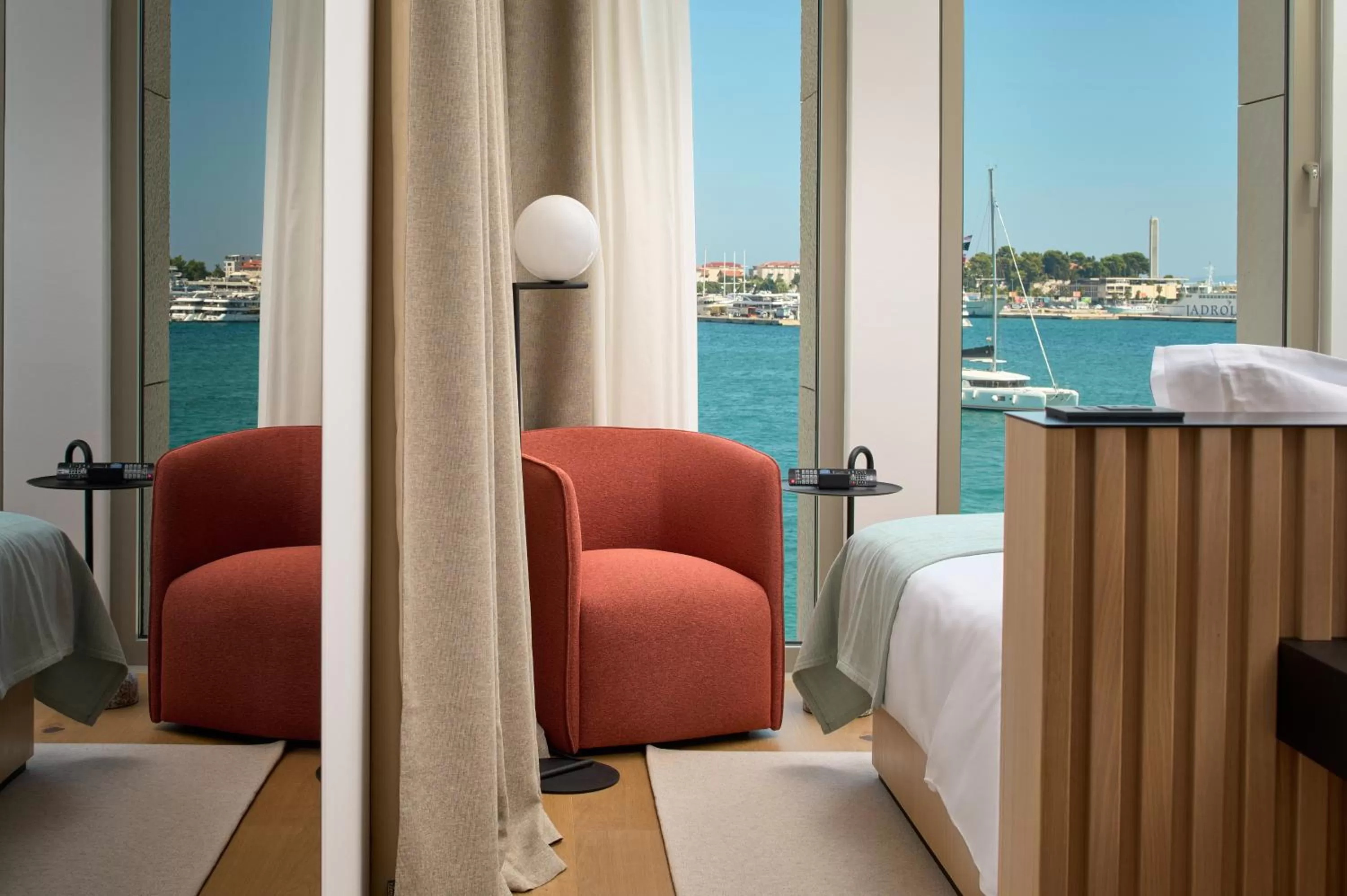 Sea view, Bed in Hotel Ambasador