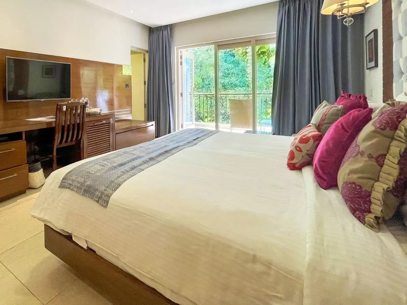 Bedroom, Bed in Acron Waterfront Resort