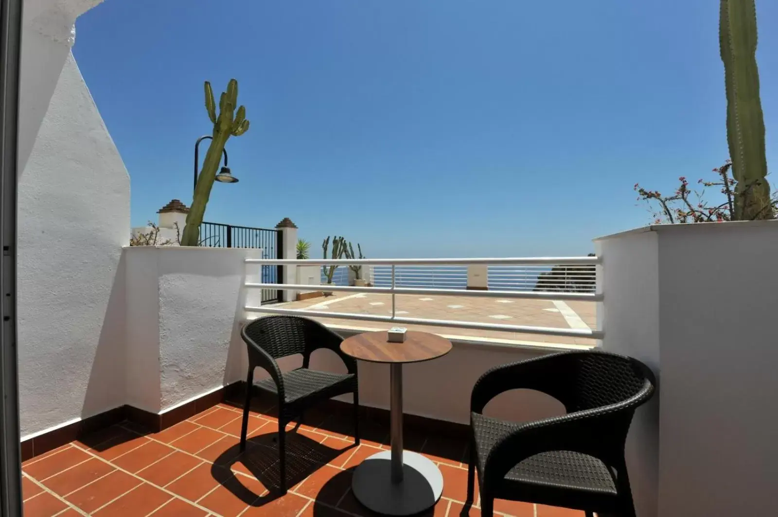Sea view, Balcony/Terrace in Hotel Salobreña Suites