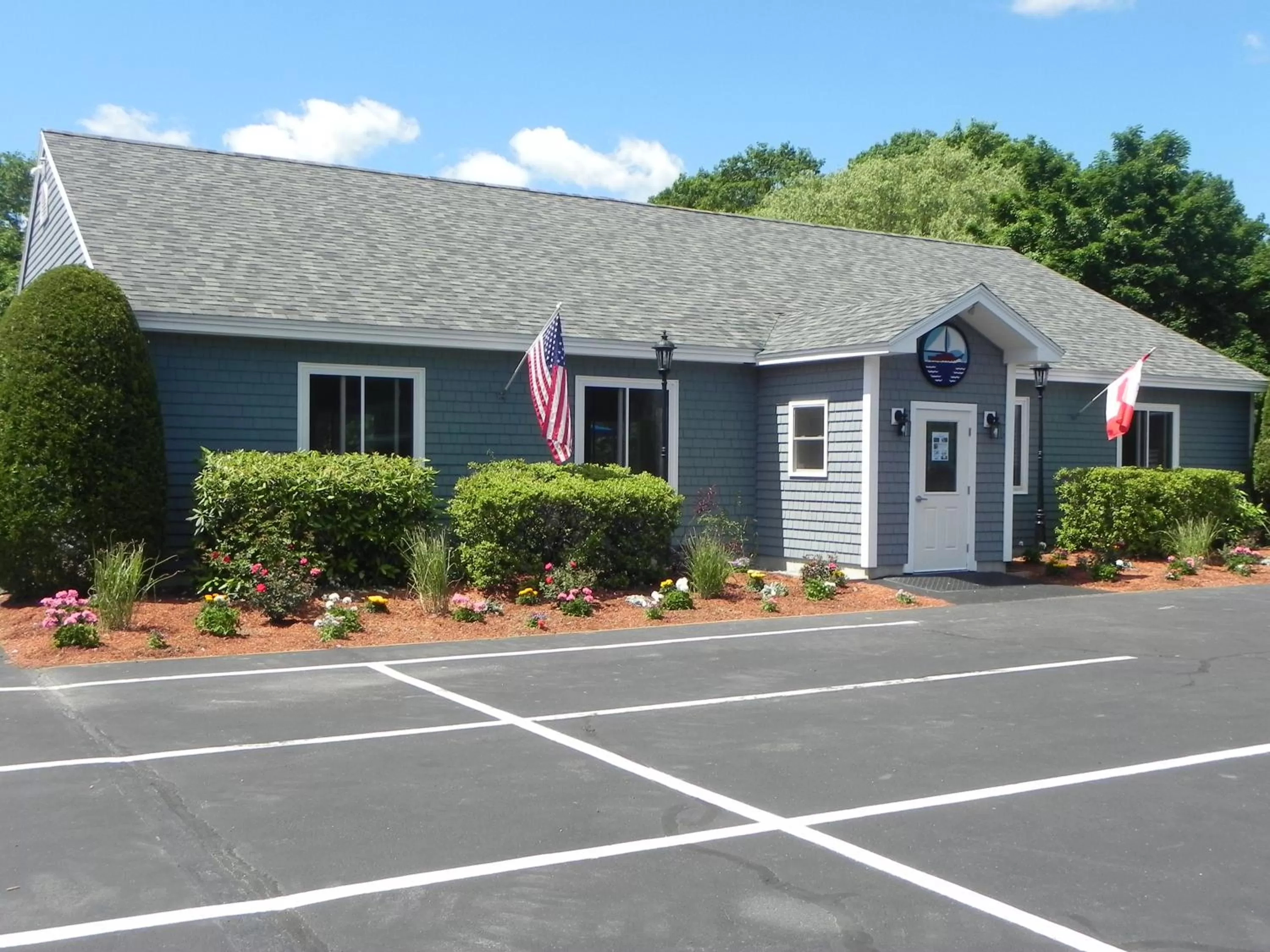 Swimming pool, Property Building in Elmwood Resort Hotel