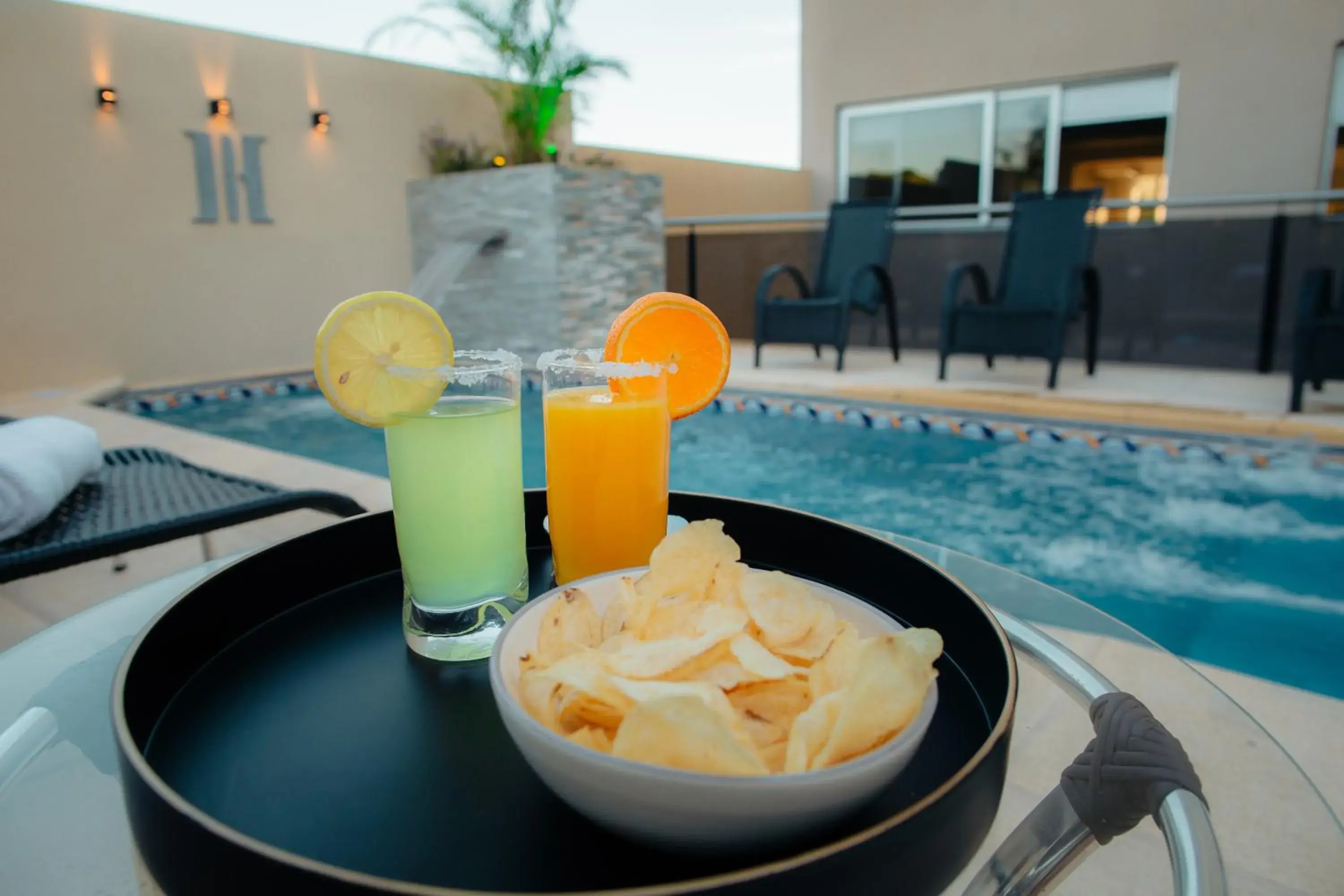 Food and drinks, Swimming Pool in Hotel Batista