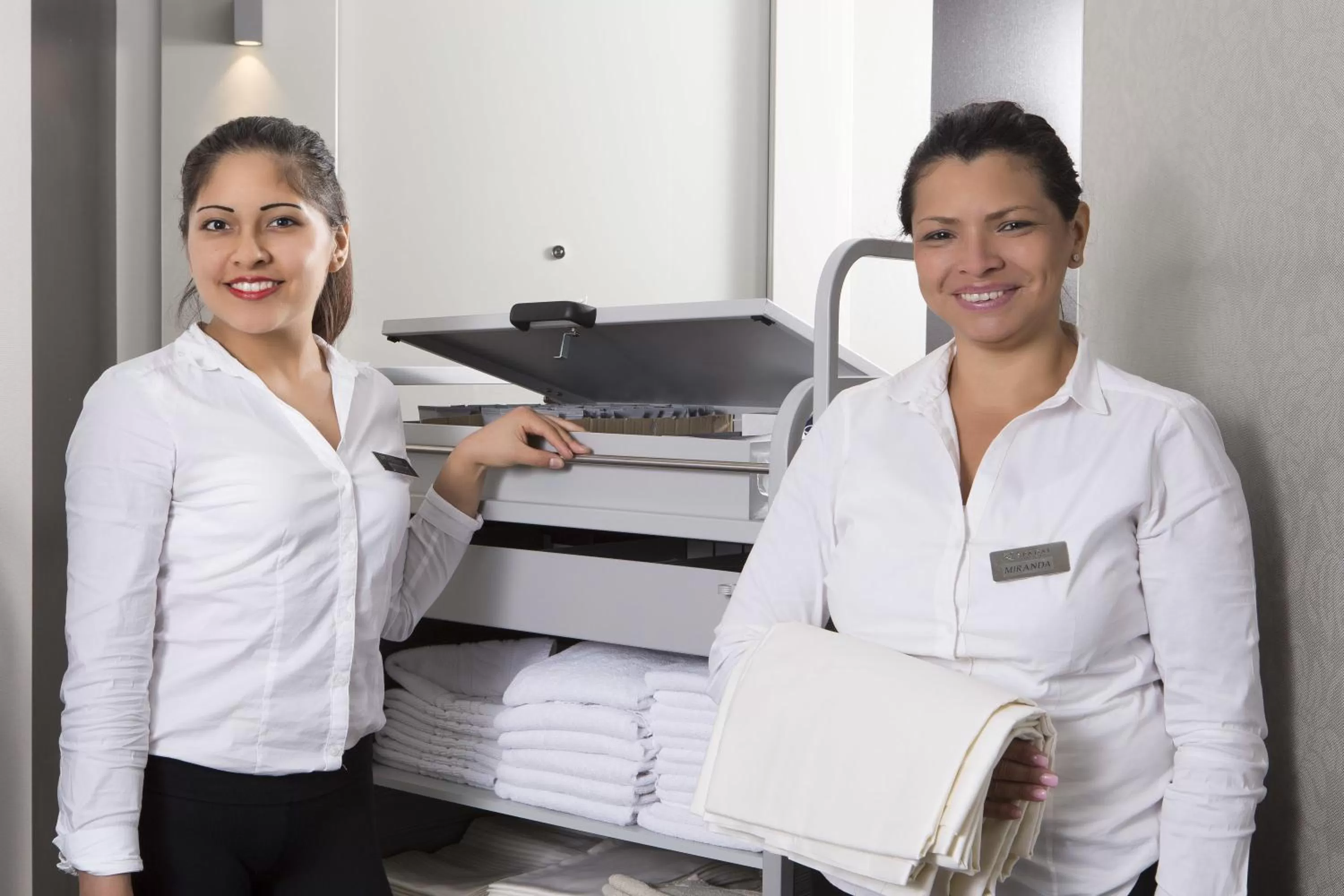 Staff, Bed in Hotel Spadai