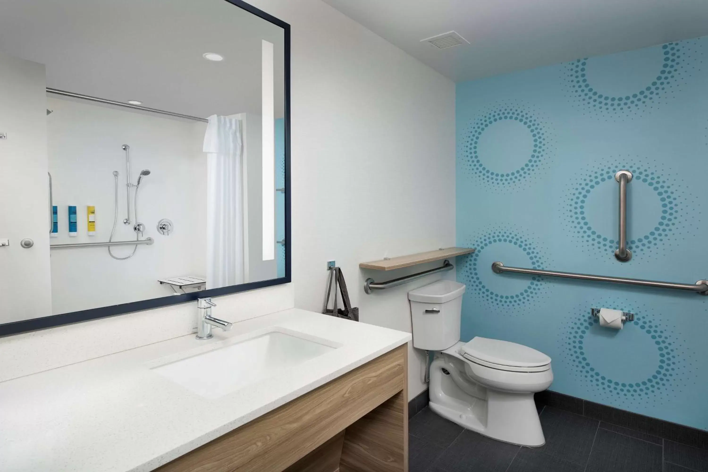 Bathroom in Tru By Hilton Miami Airport South Blue Lagoon, Fl