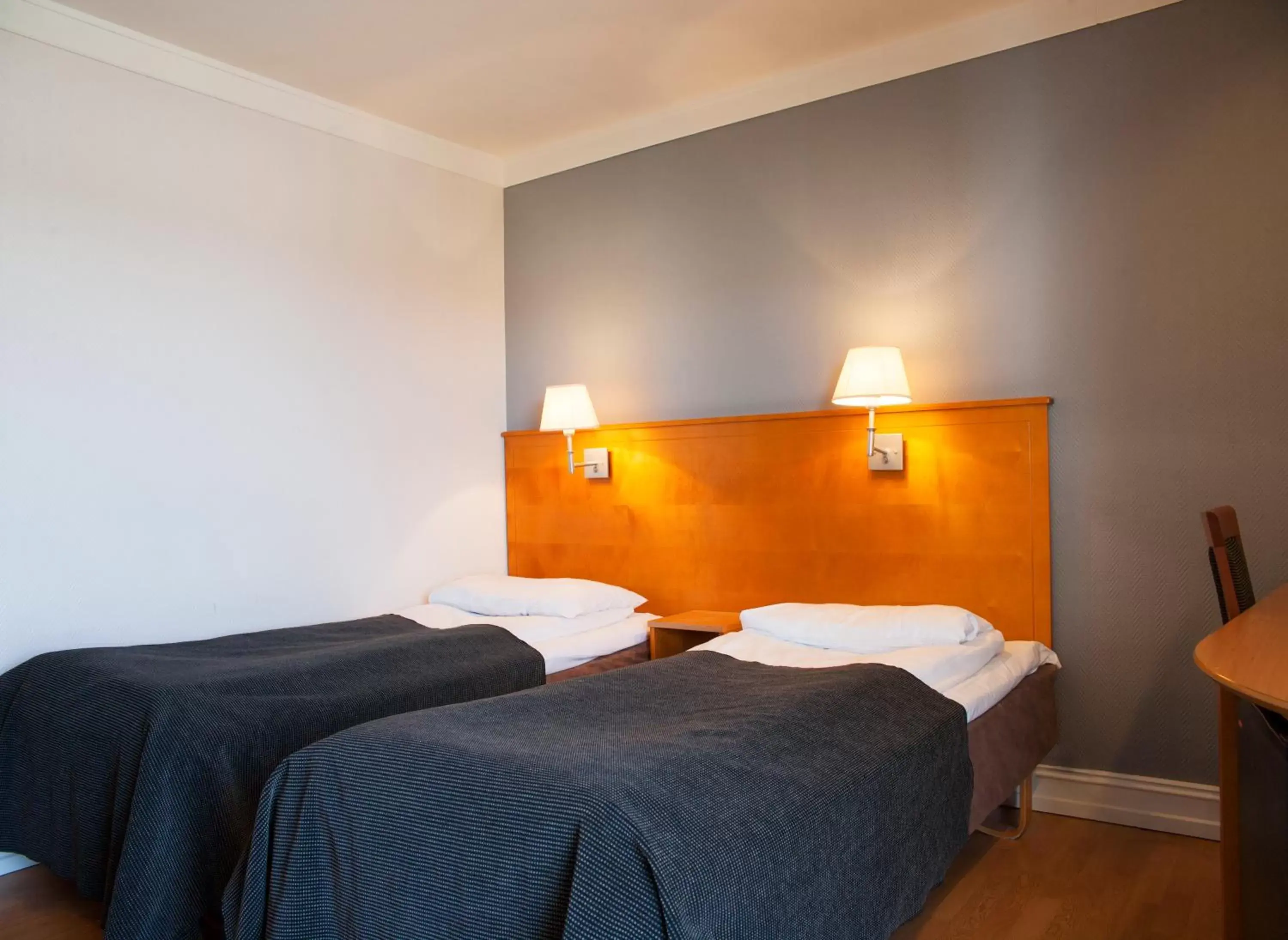Twin Room with Bath in Vinger Hotell Twin Room with Bath in Vinger Hotell