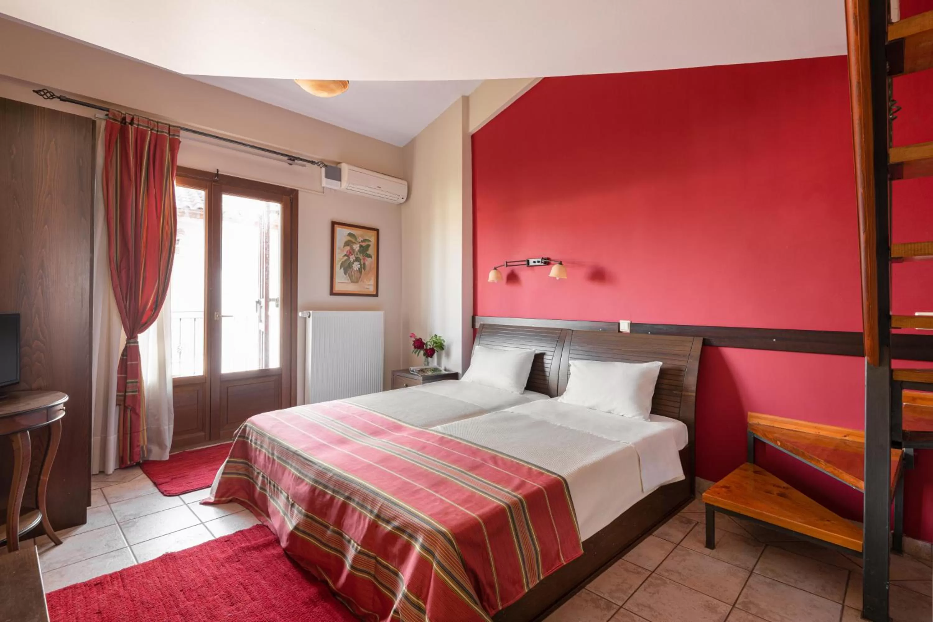 Photo of the whole room, Bed in Dimosthenis