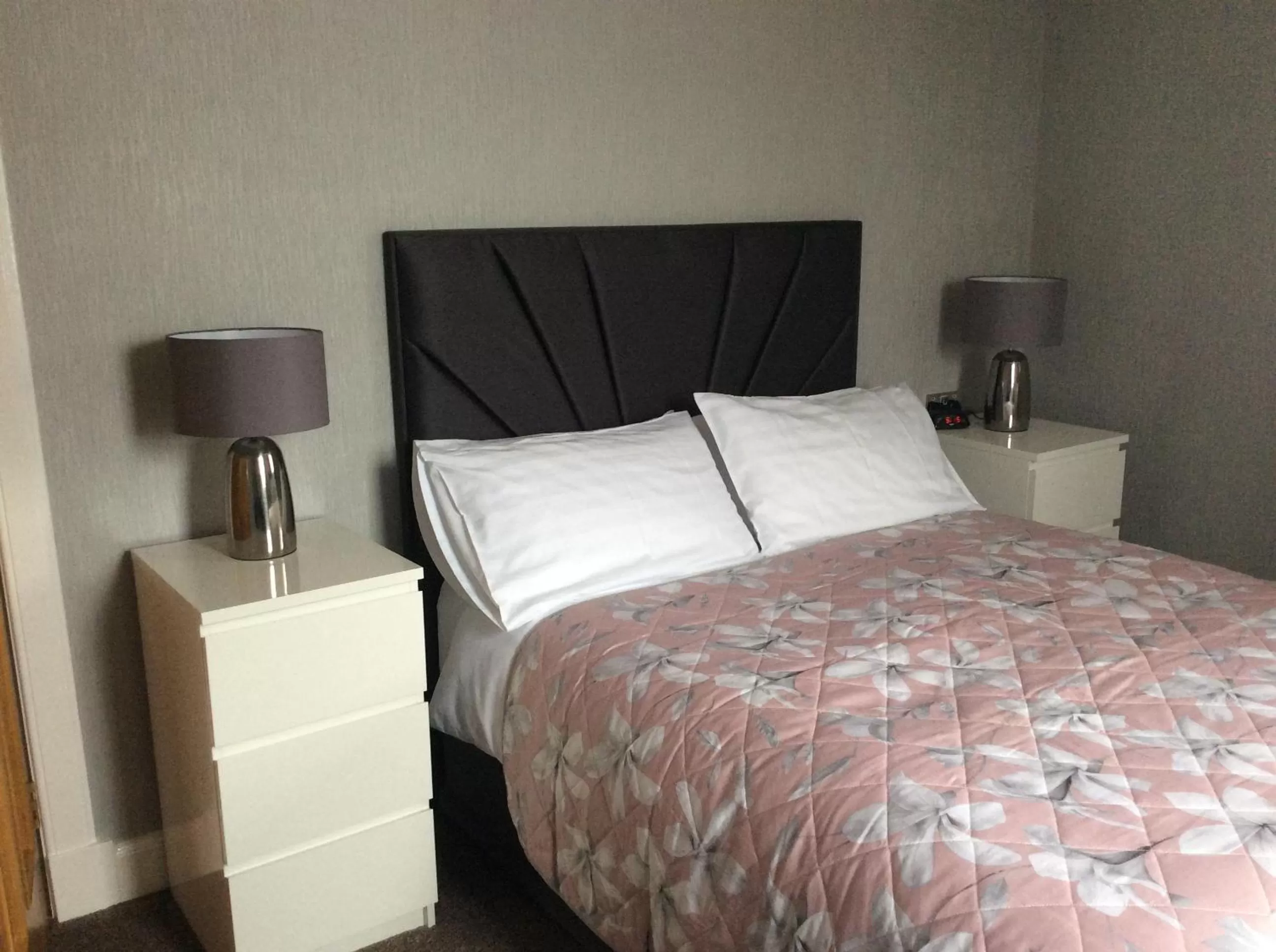 Photo of the whole room, Bed in The Clachan B&B