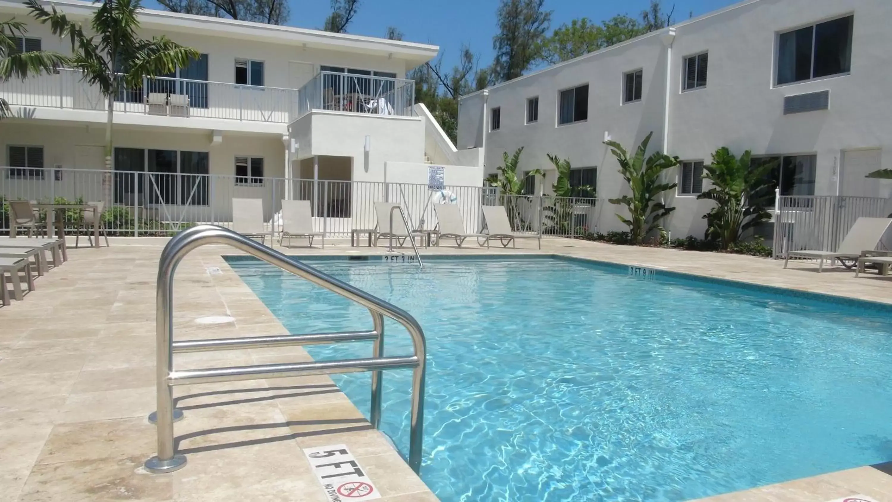 Facade/entrance, Swimming Pool in Tranquilo