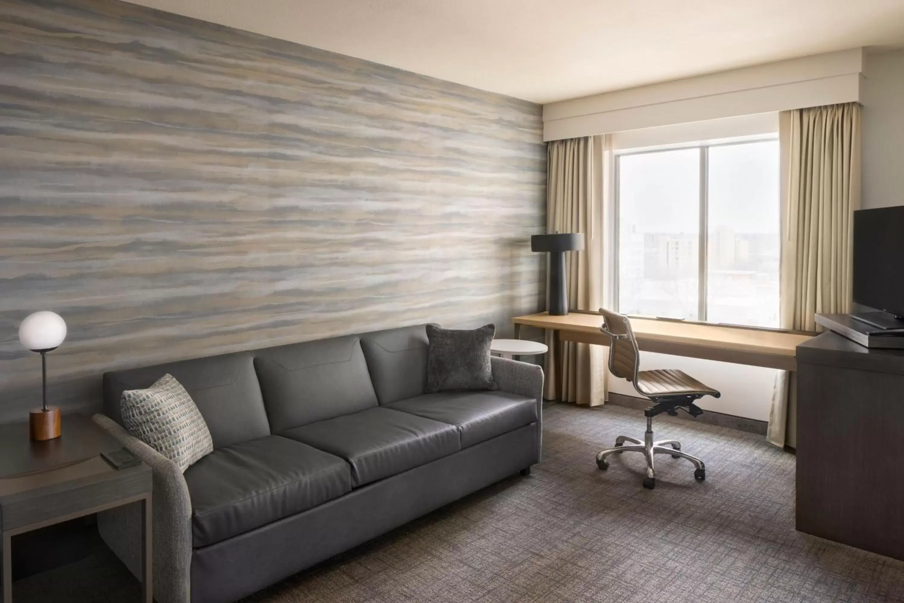 Living room, Seating Area in Residence Inn by Marriott Sacramento Downtown at Capitol Park