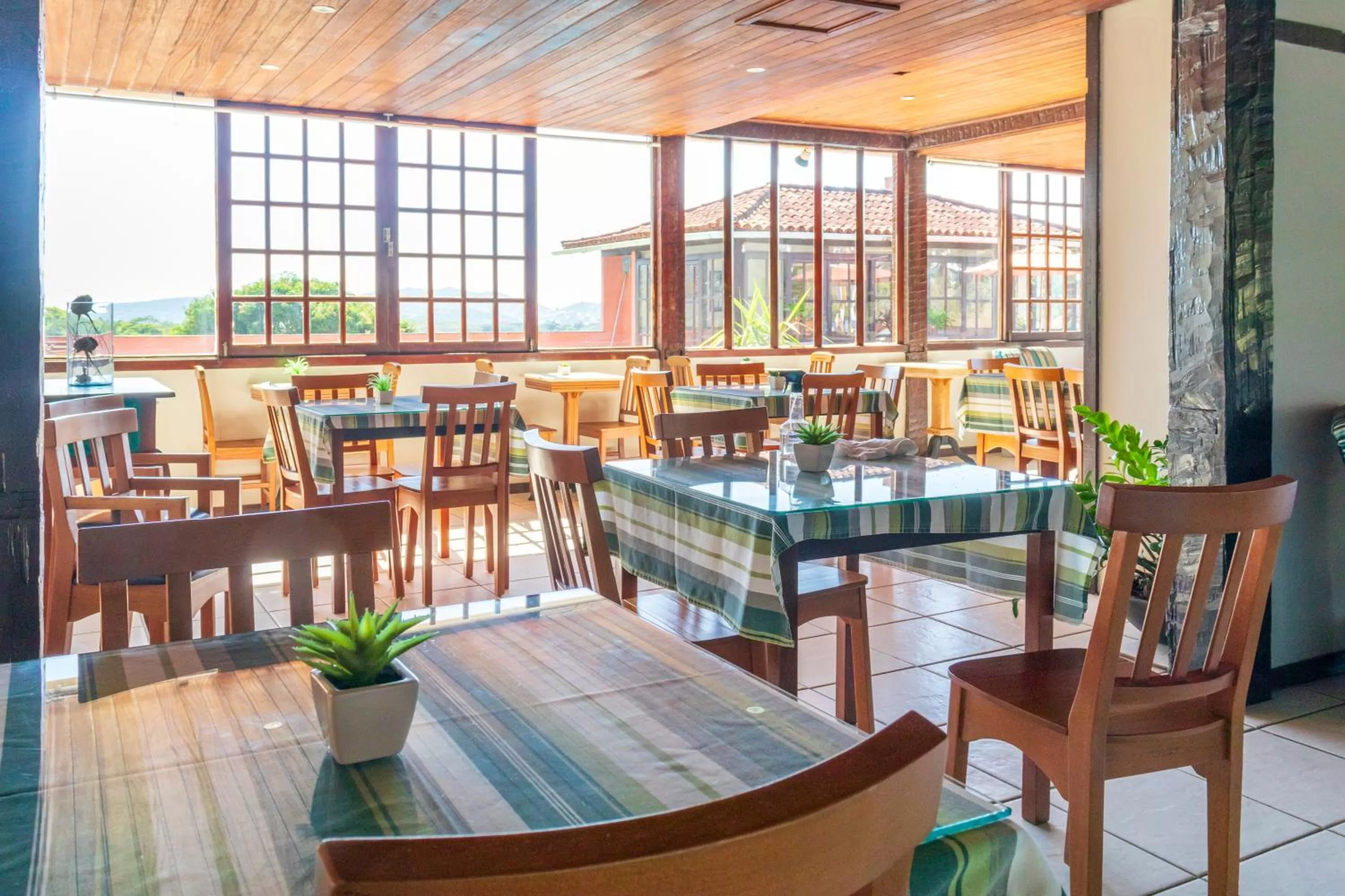 Restaurant/places to eat in Pousada dos Coqueiros Búzios