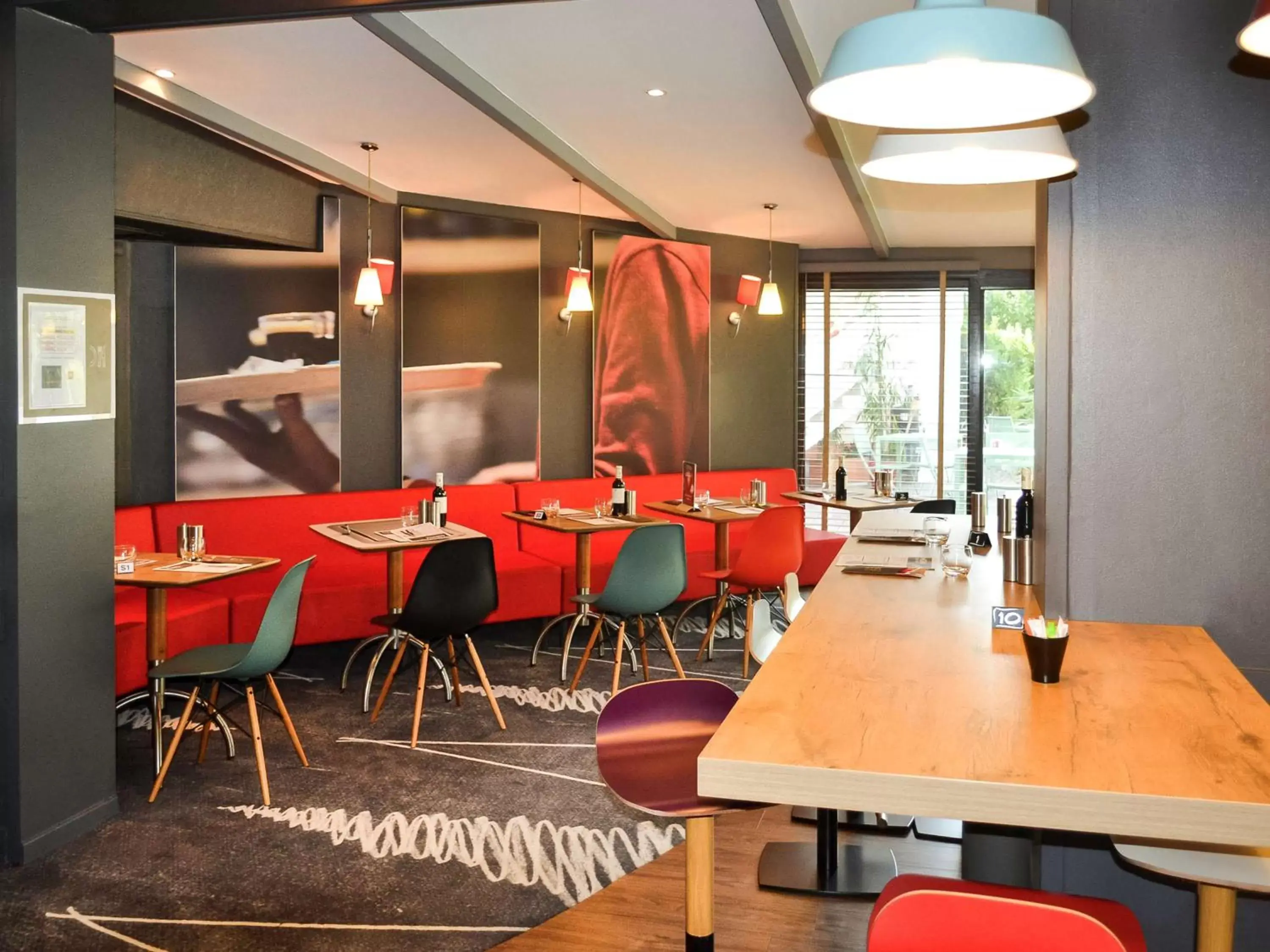 Restaurant/Places to Eat in ibis Salon de Provence