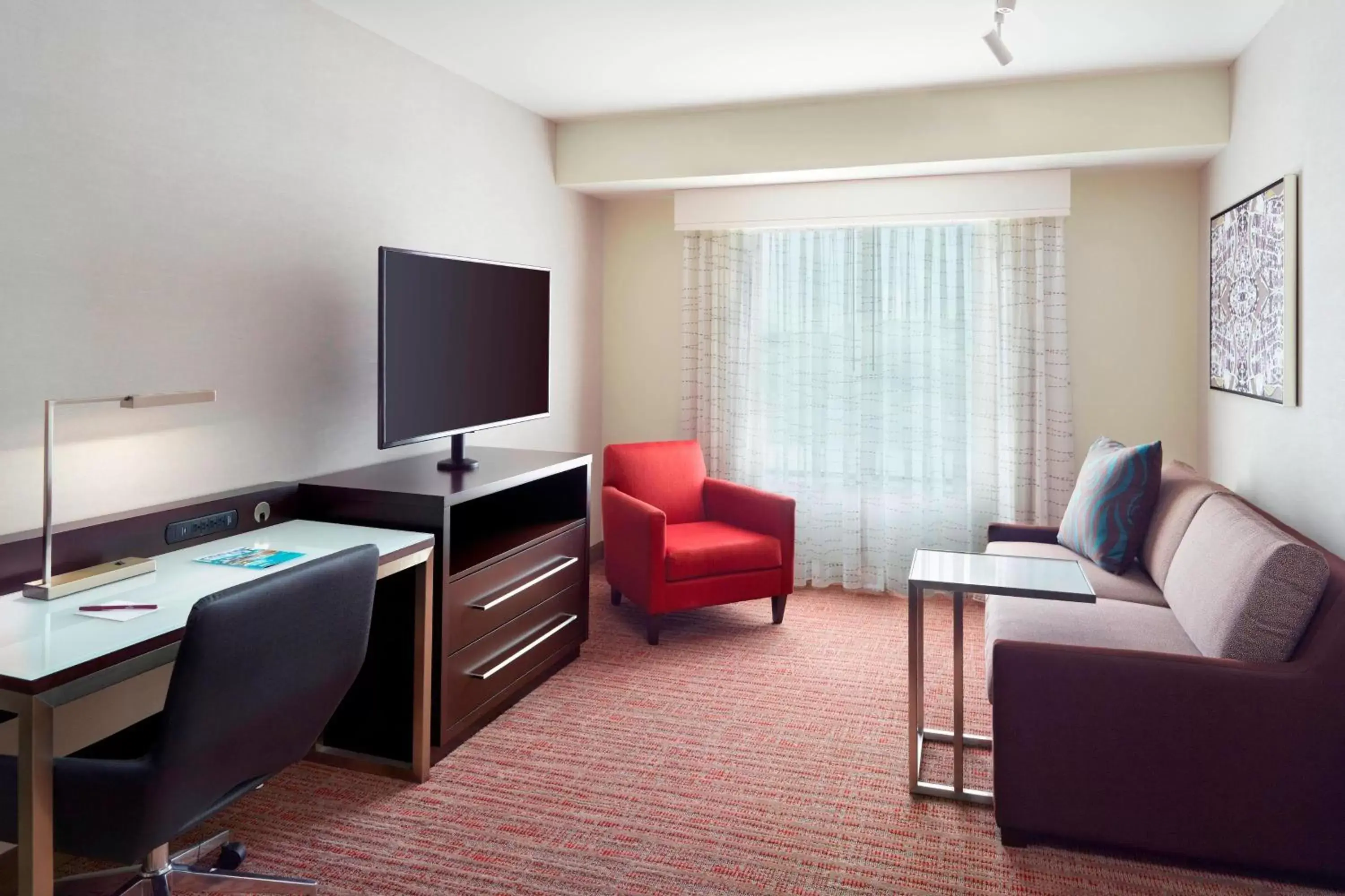 Living room, TV/Entertainment Center in Residence Inn by Marriott Columbus OSU