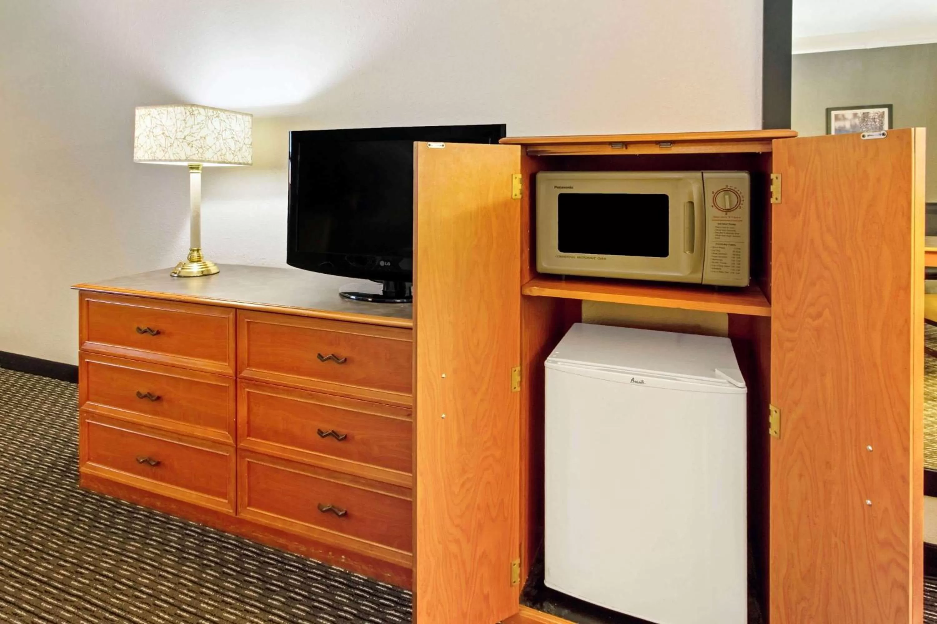 Photo of the whole room in La Quinta Inn by Wyndham Santa Fe