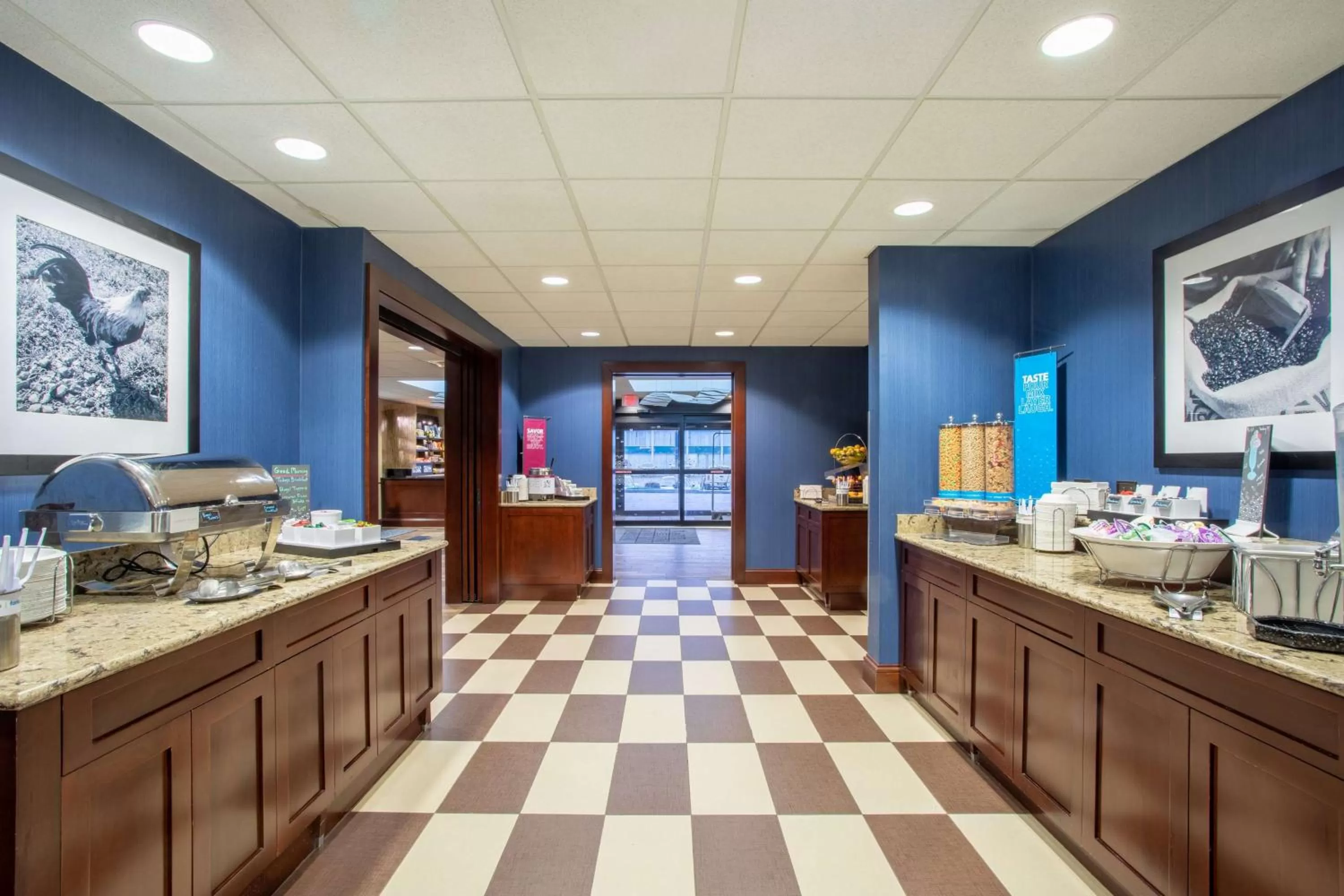 Dining area in Hampton Inn Fishkill