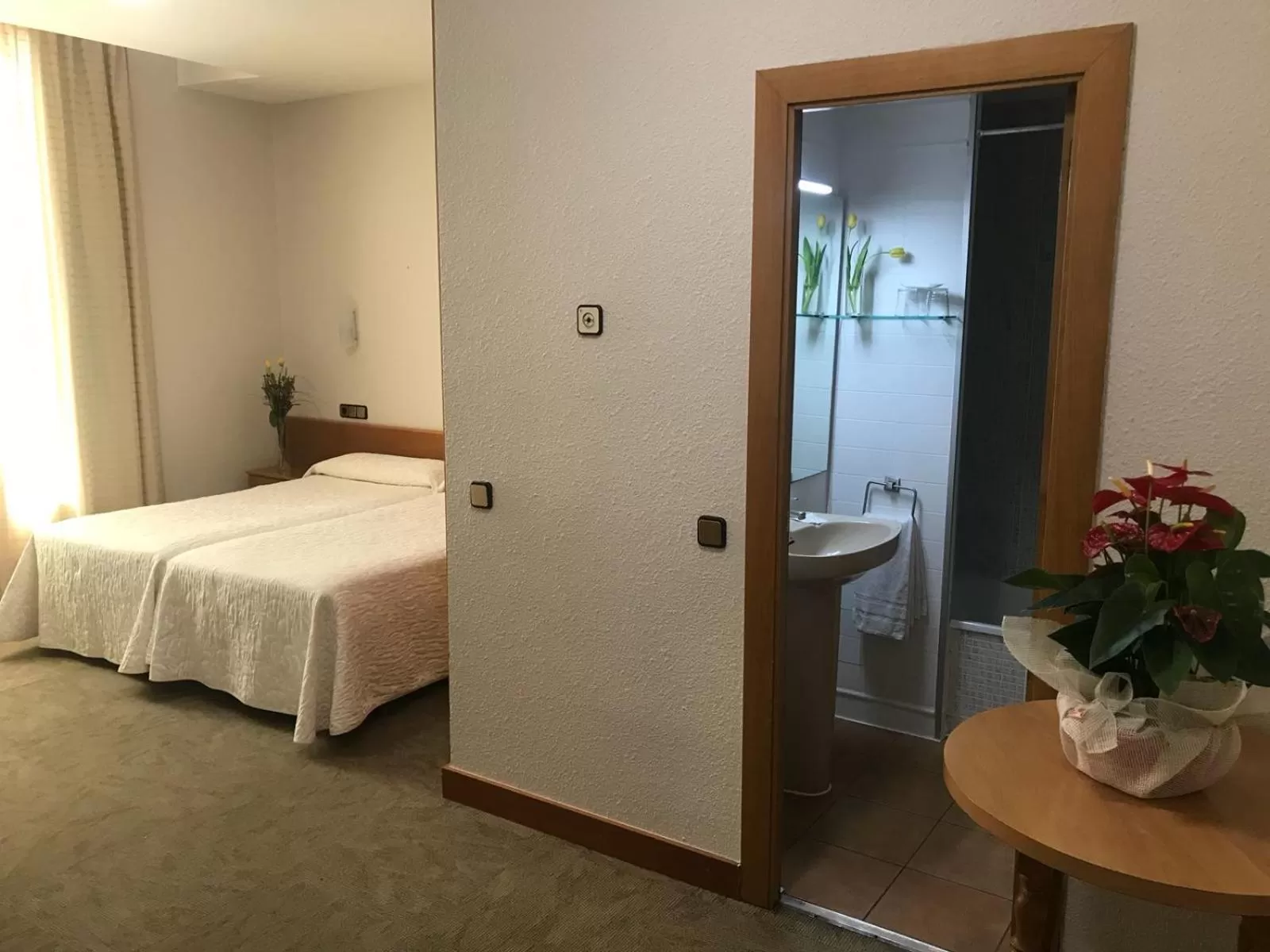 Bedroom, Bed in Hotel Pelayo