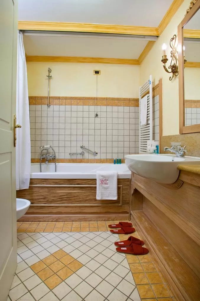 Vip's Motel Luxury Accommodation & Spa